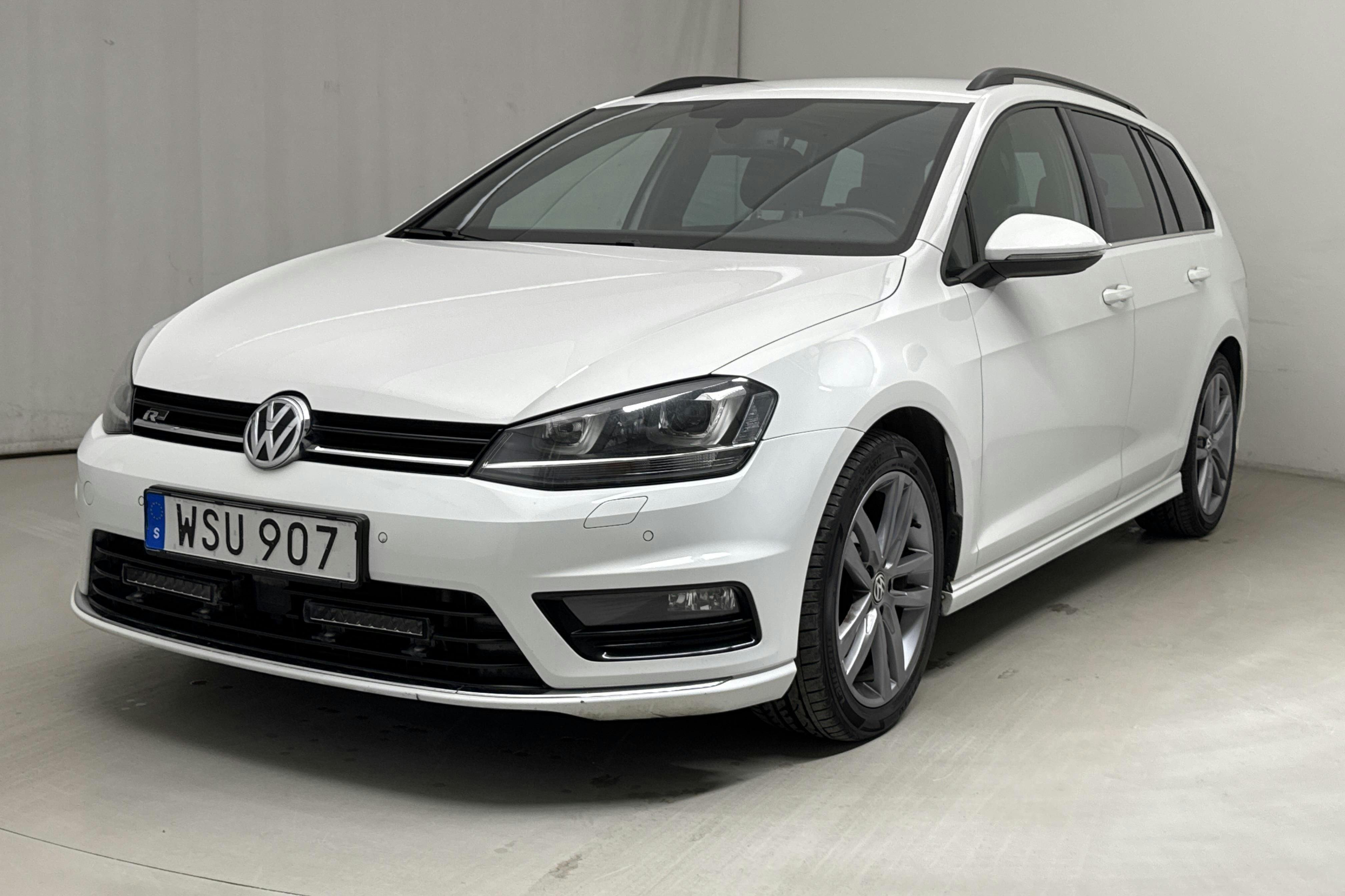 VW Golf VII 2.0 TDI BlueMotion Technology Sportscombi 4Motion (150hk) - 17 603 mil - Manuell - vit - 2015