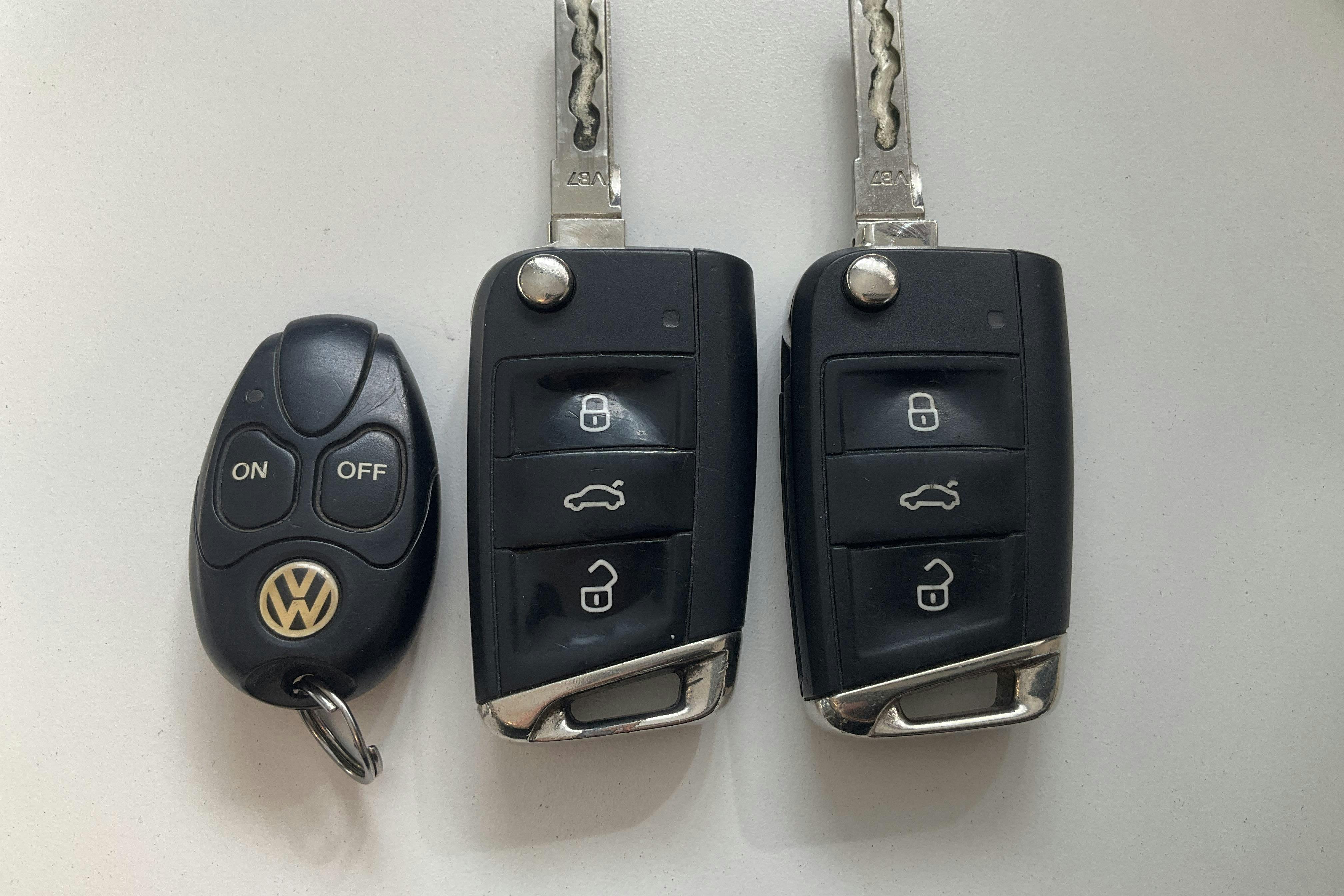VW Golf VII 2.0 TDI BlueMotion Technology Sportscombi 4Motion (150hk) - 17 603 mil - Manuell - vit - 2015