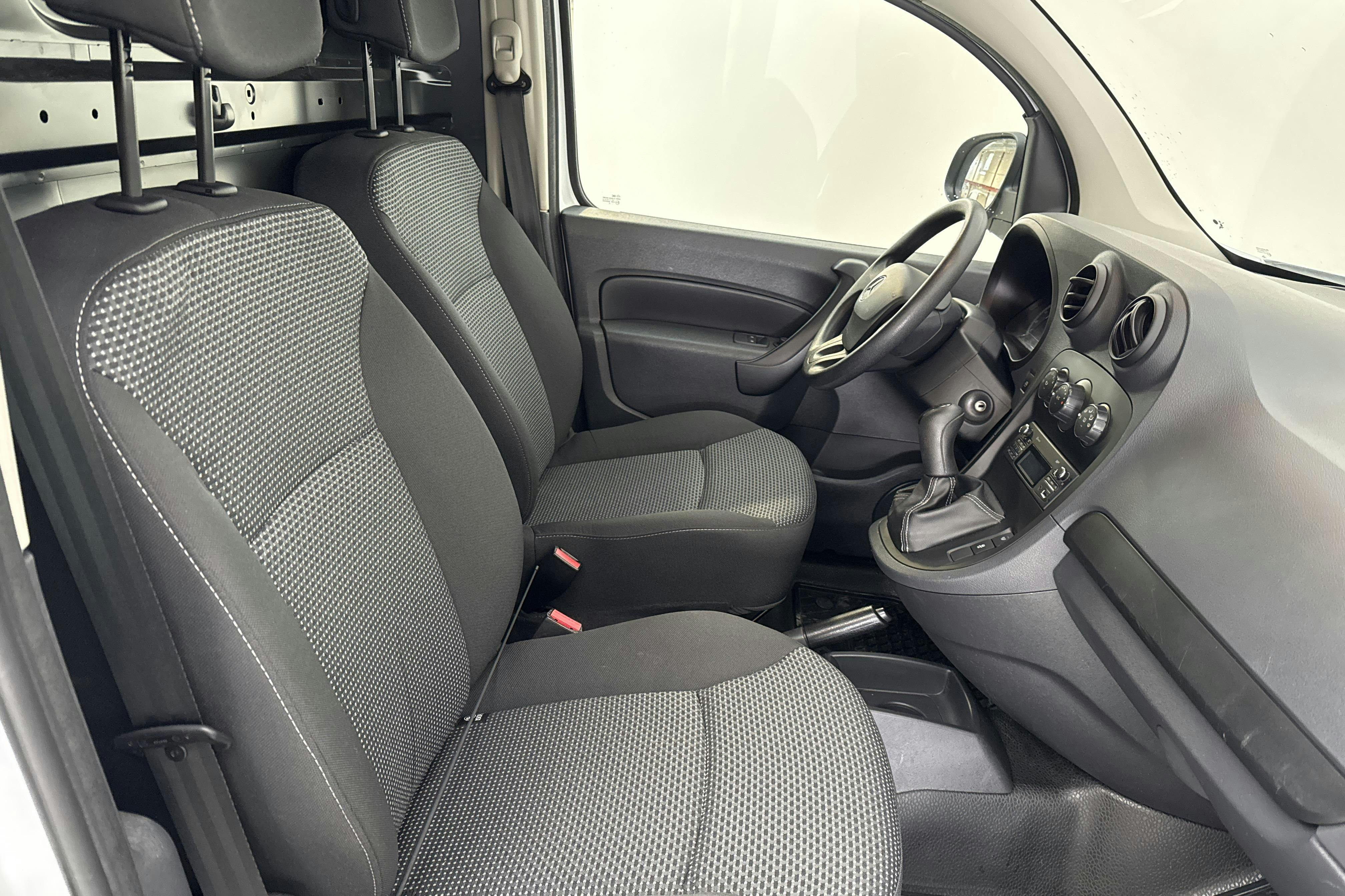 Mercedes Citan 109 1.5 CDI (90hk) - 74 350 km - Manual - white - 2018