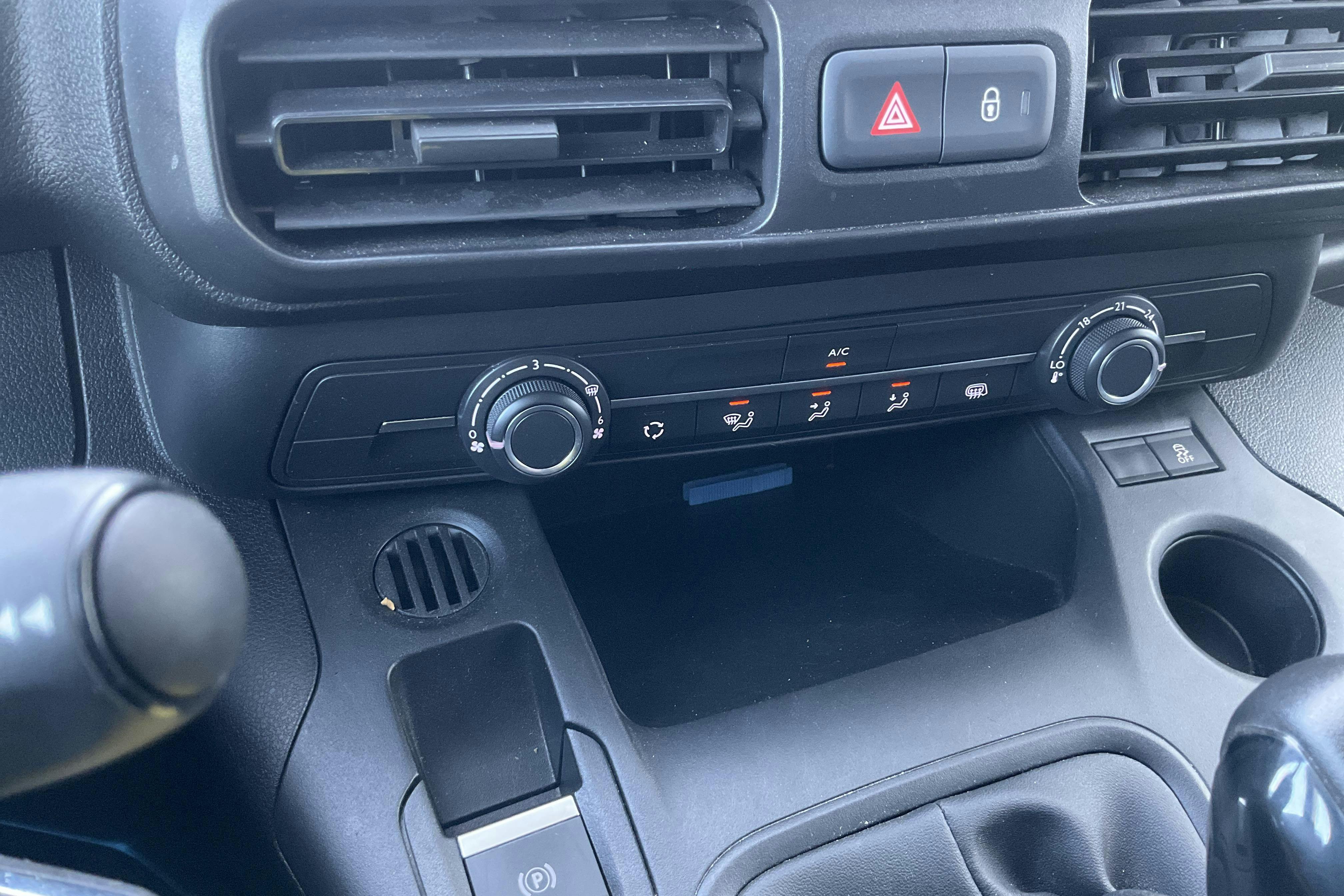 Peugeot Partner 1.5 HDI Skåp (100hk) - 6 796 mil - Manuell - vit - 2019
