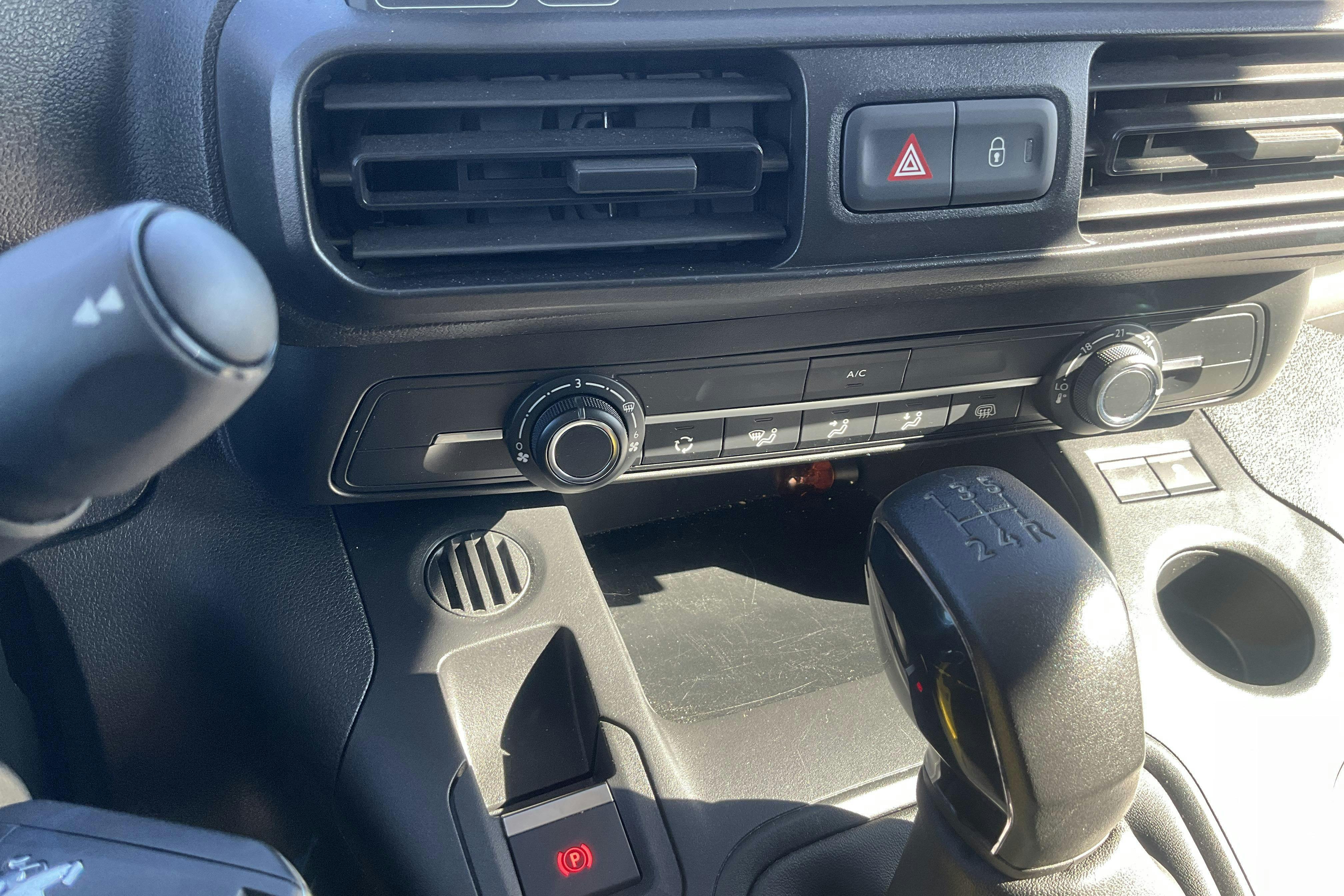 Peugeot Partner 1.5 HDI Skåp (100hk) - 6 039 mil - Manuell - vit - 2019
