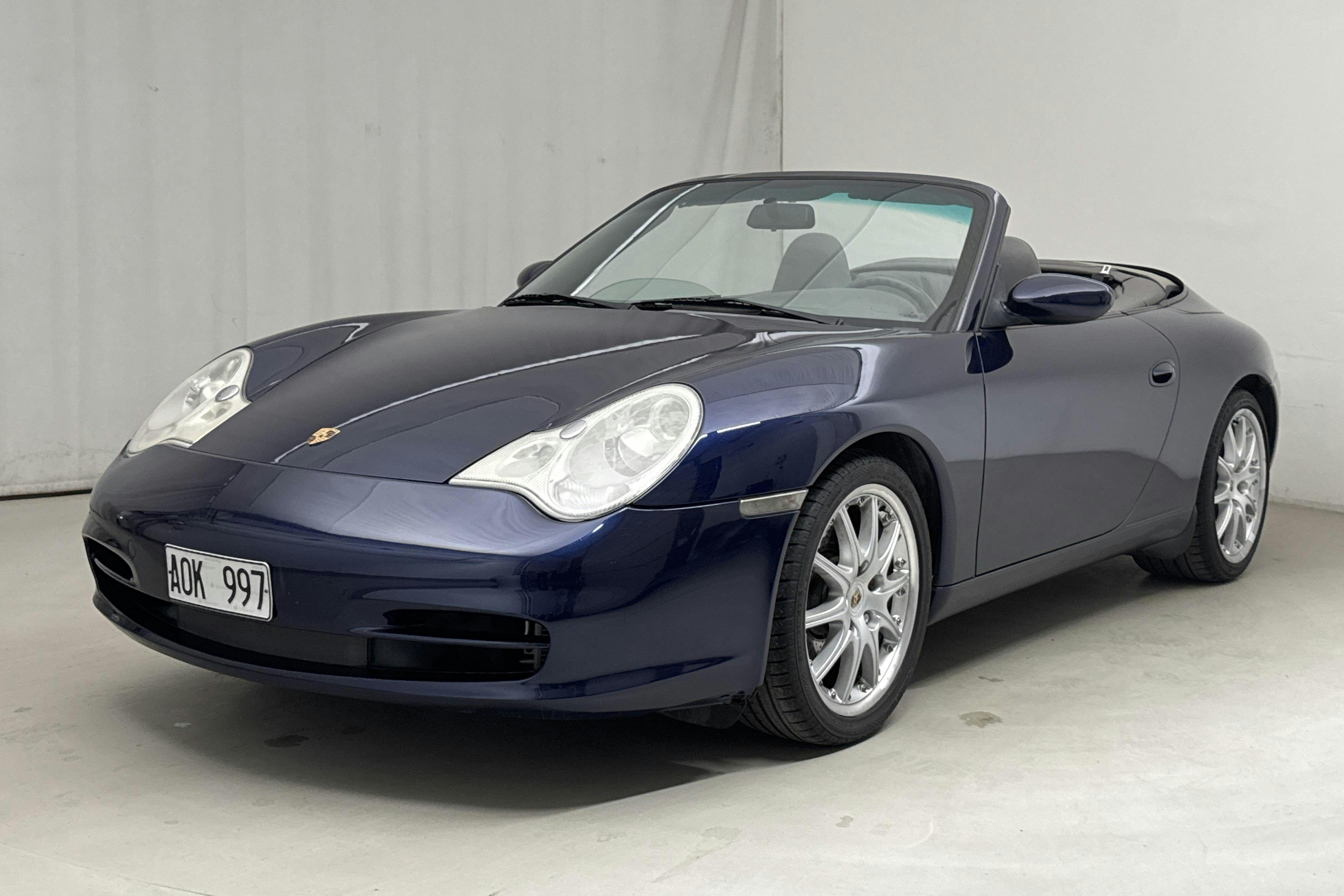 Porsche 911/996 Carrera 3.6 Cabriolet (320hk) - 7 672 mil - Manuell - blå - 2002