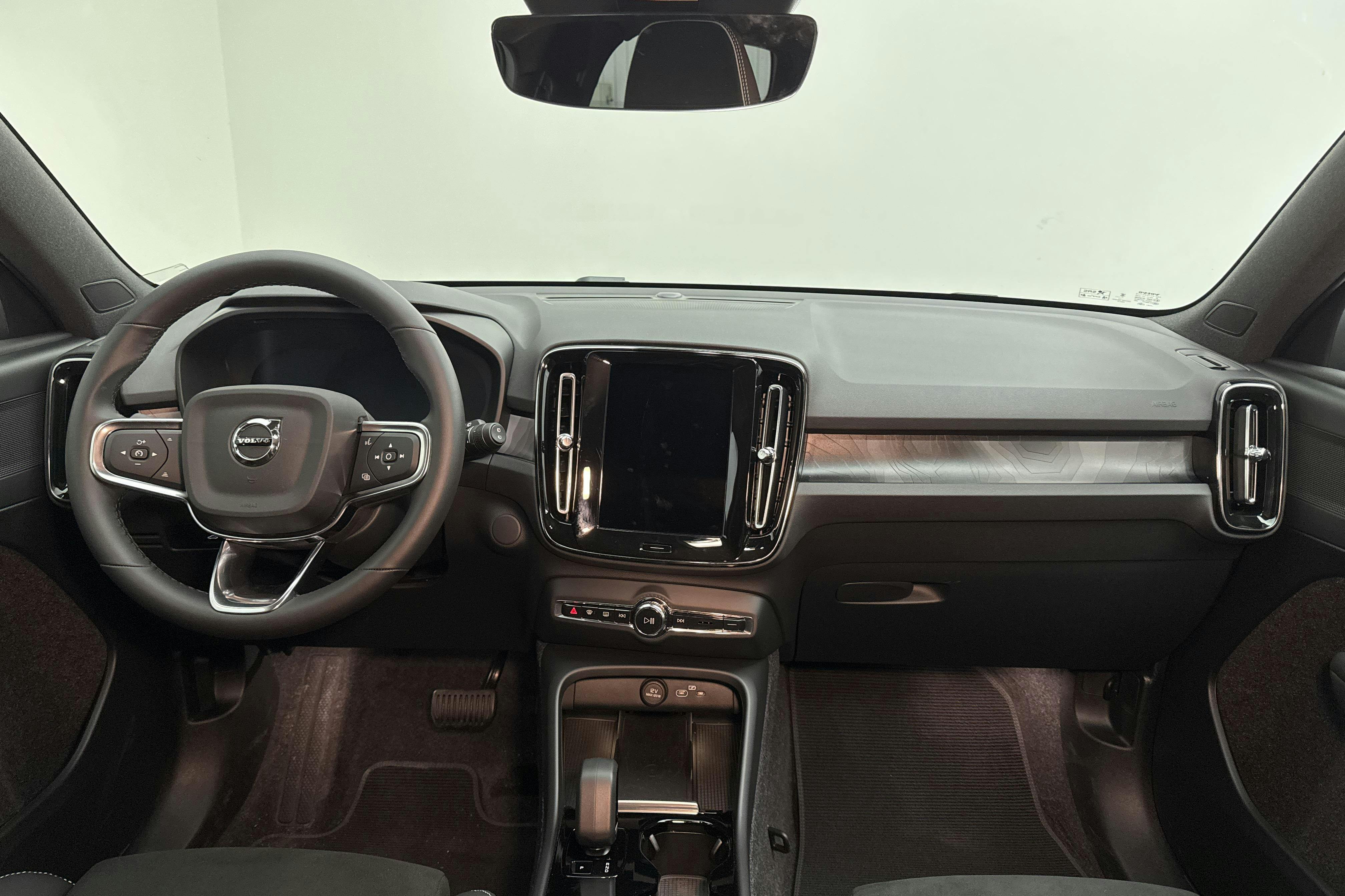 Volvo EX40 Single Motor Extended Range (252hk) - 4 460 km - Automatic - green - 2025