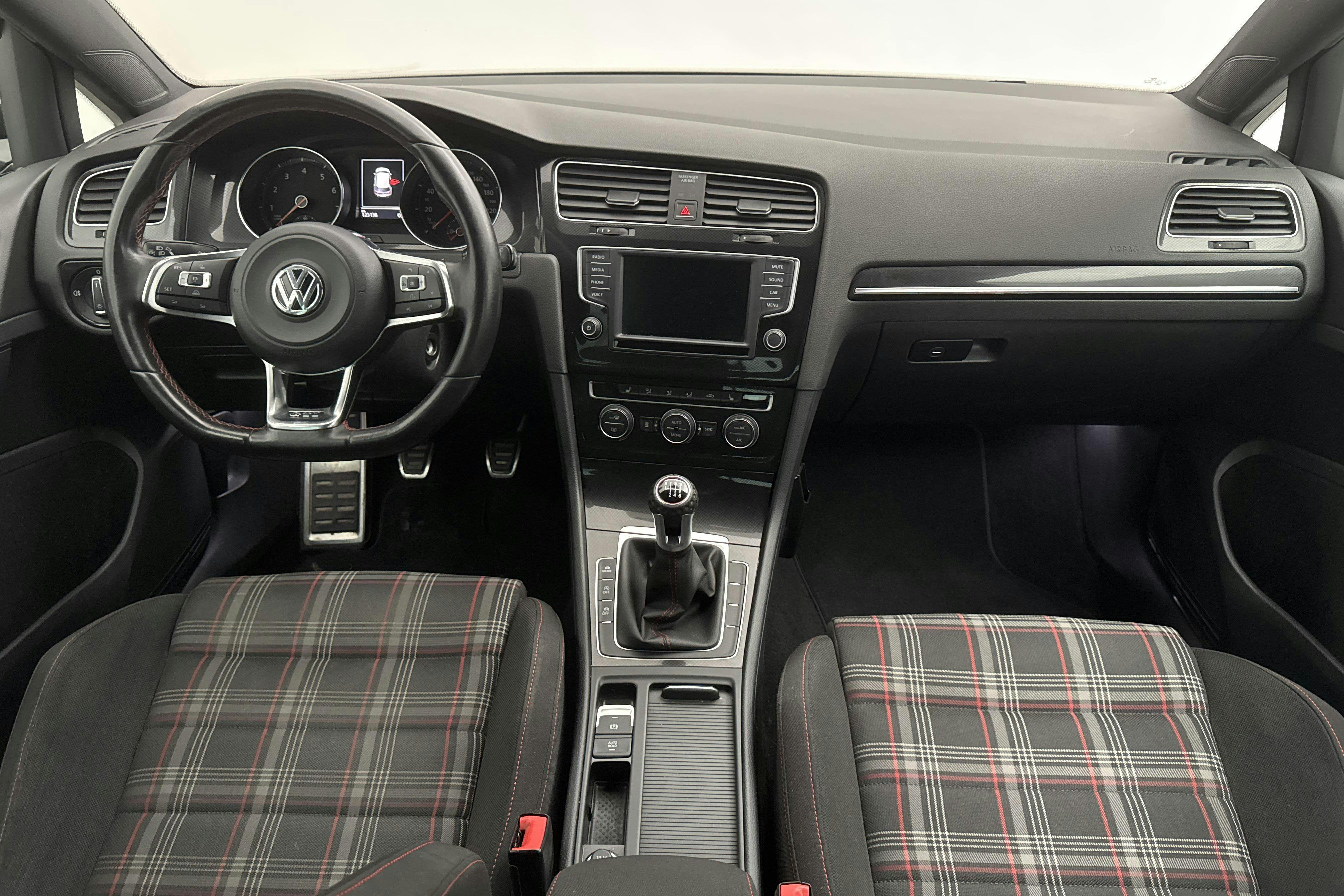 VW Golf VII GTI 5dr (230hk) - 123 140 km - Manual - black - 2016