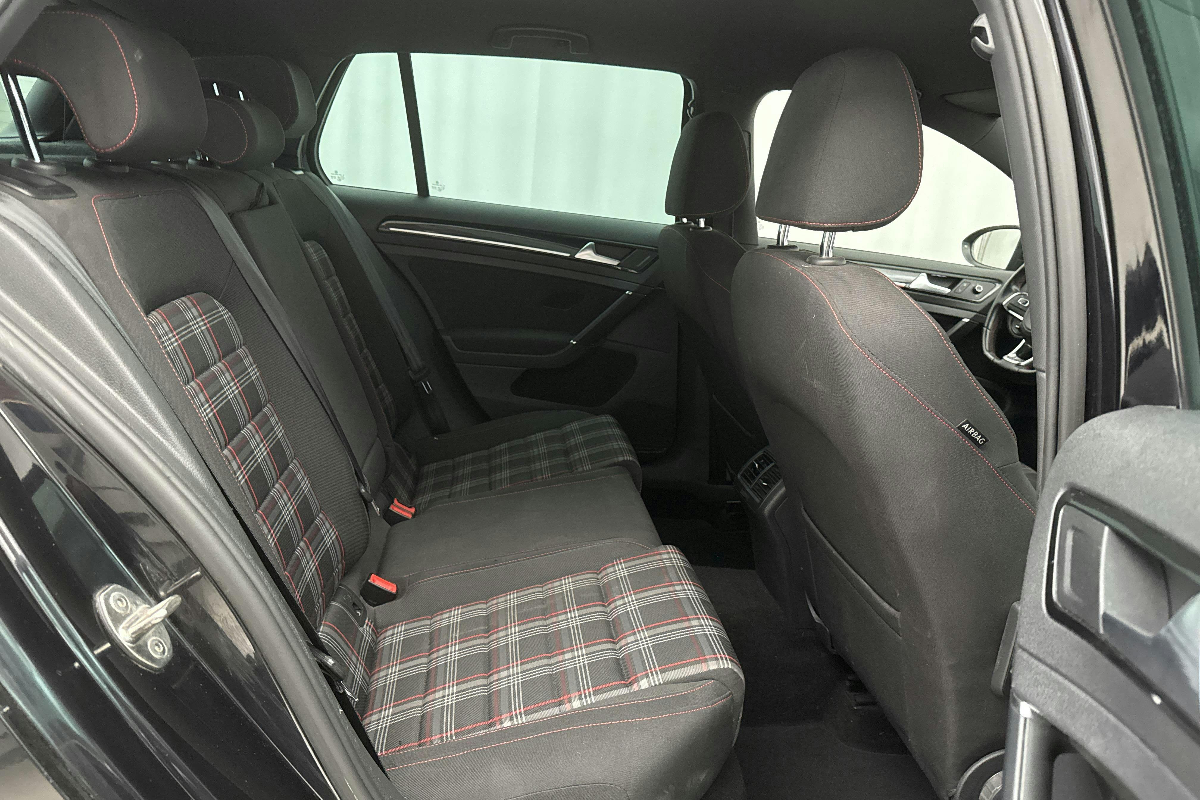 VW Golf VII GTI 5dr (230hk) - 123 140 km - Manual - black - 2016