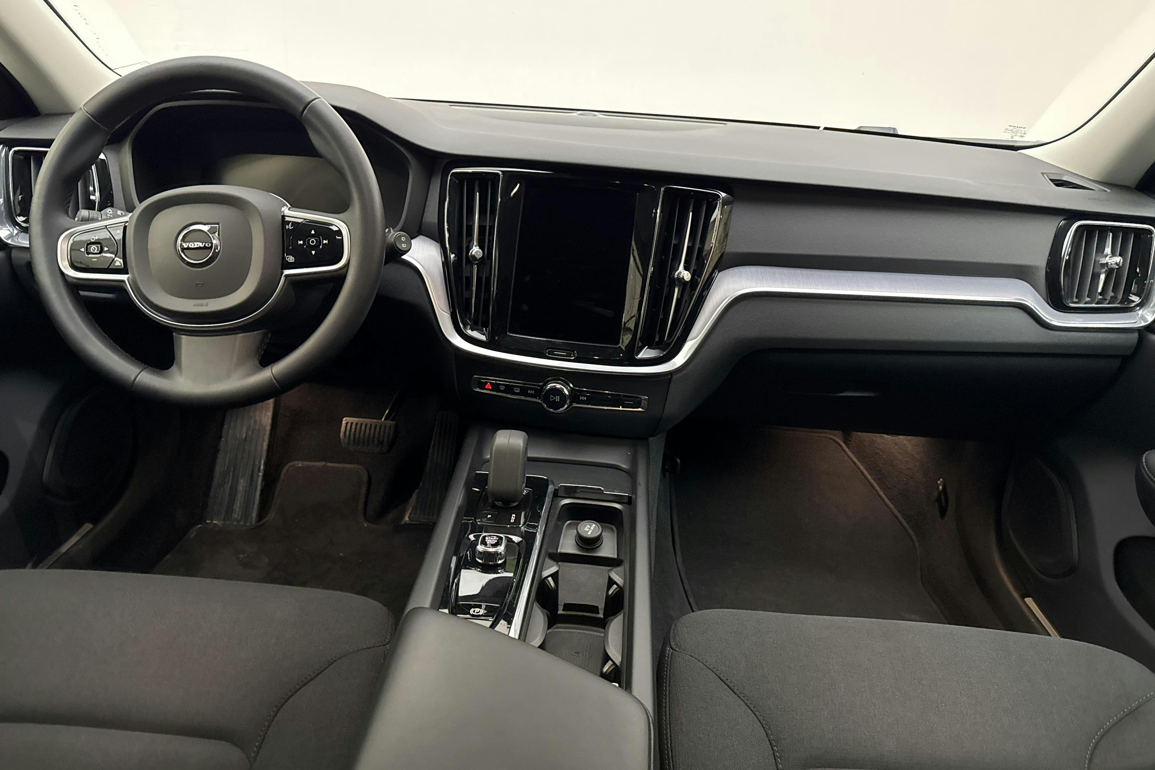 Volvo V60 B4 Cross Country AWD Mildhybrid, Diesel (197hk) - 8 991 mil - Automat - silver - 2022