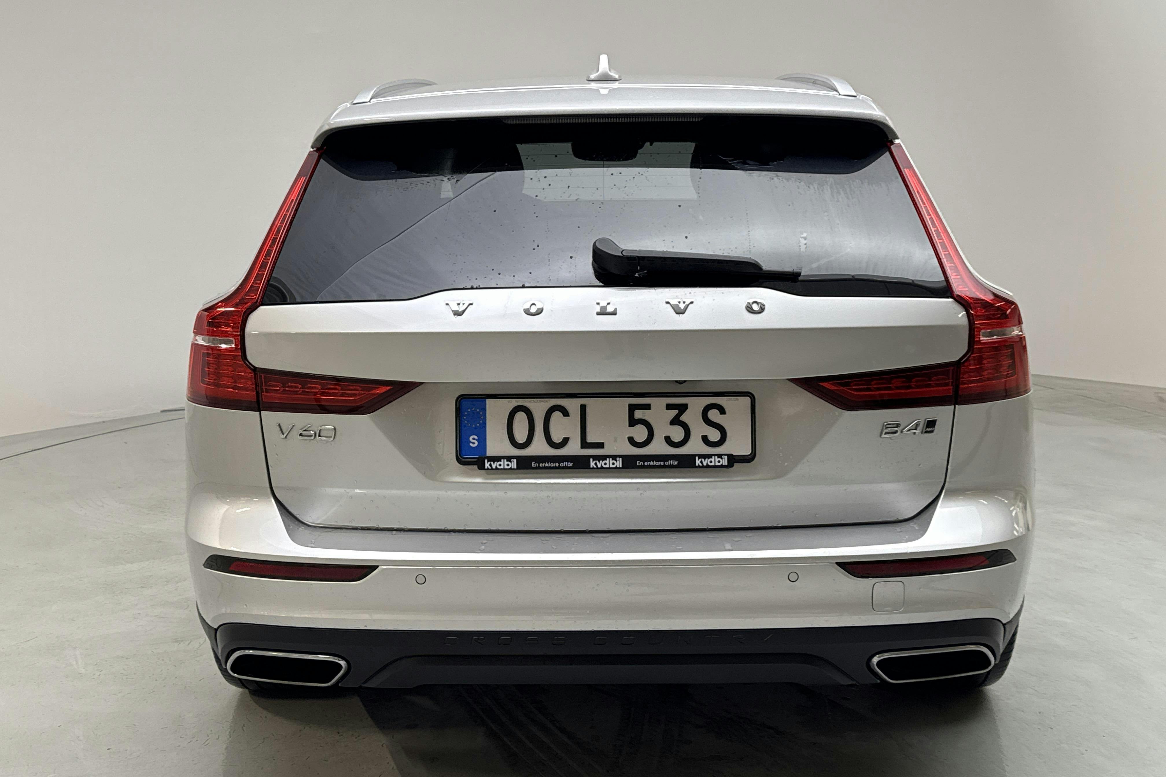 Volvo V60 B4 Cross Country AWD Mildhybrid, Diesel (197hk) - 8 991 mil - Automat - silver - 2022