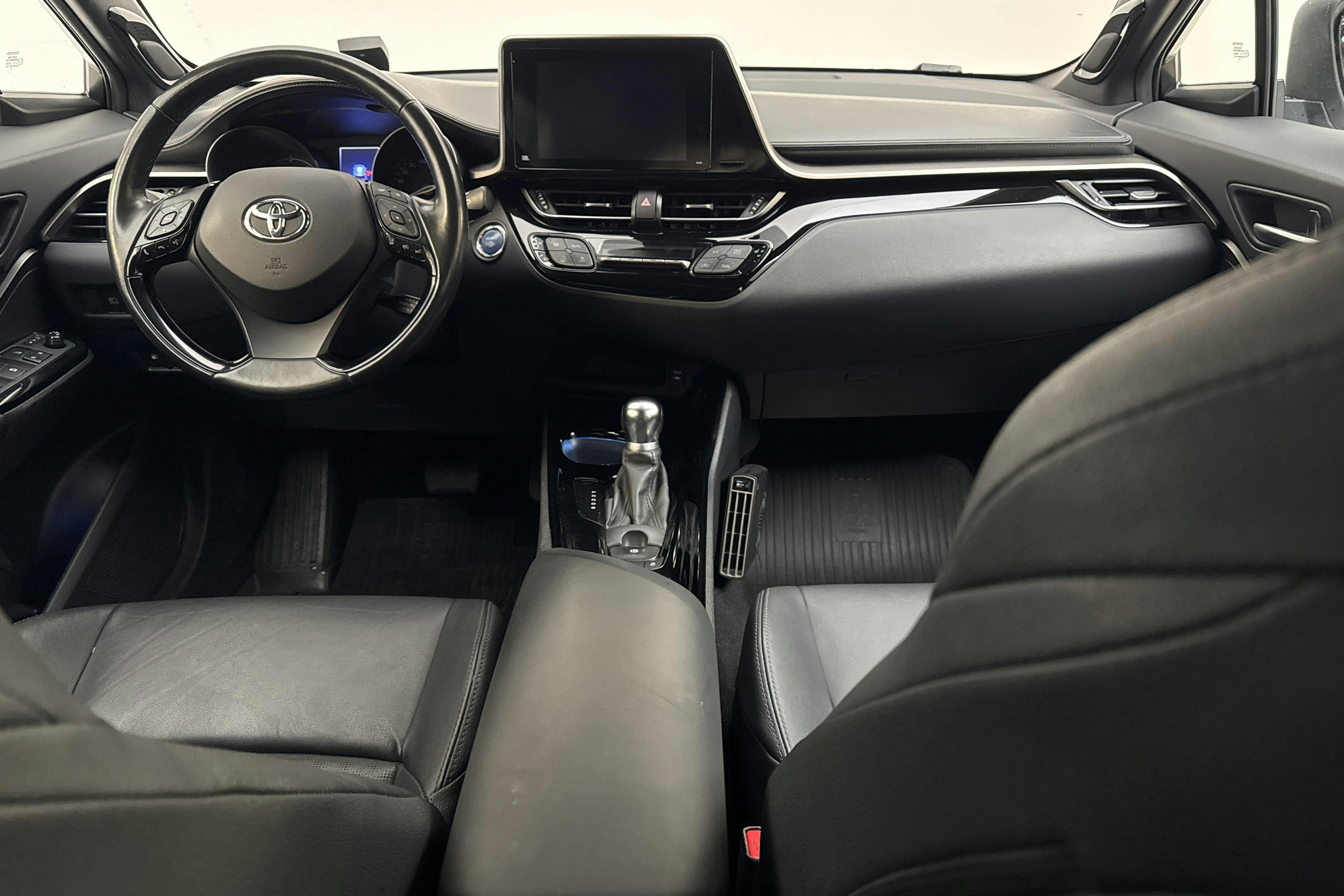 Toyota C-HR 1.8 HSD (122hk) - 8 786 mil - Automat - Dark Grey - 2019