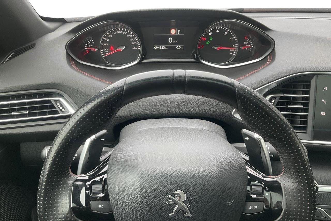 Peugeot 308 GT PureTech 5dr (225hk) - 94 920 km - Automatyczna - Light Red - 2018