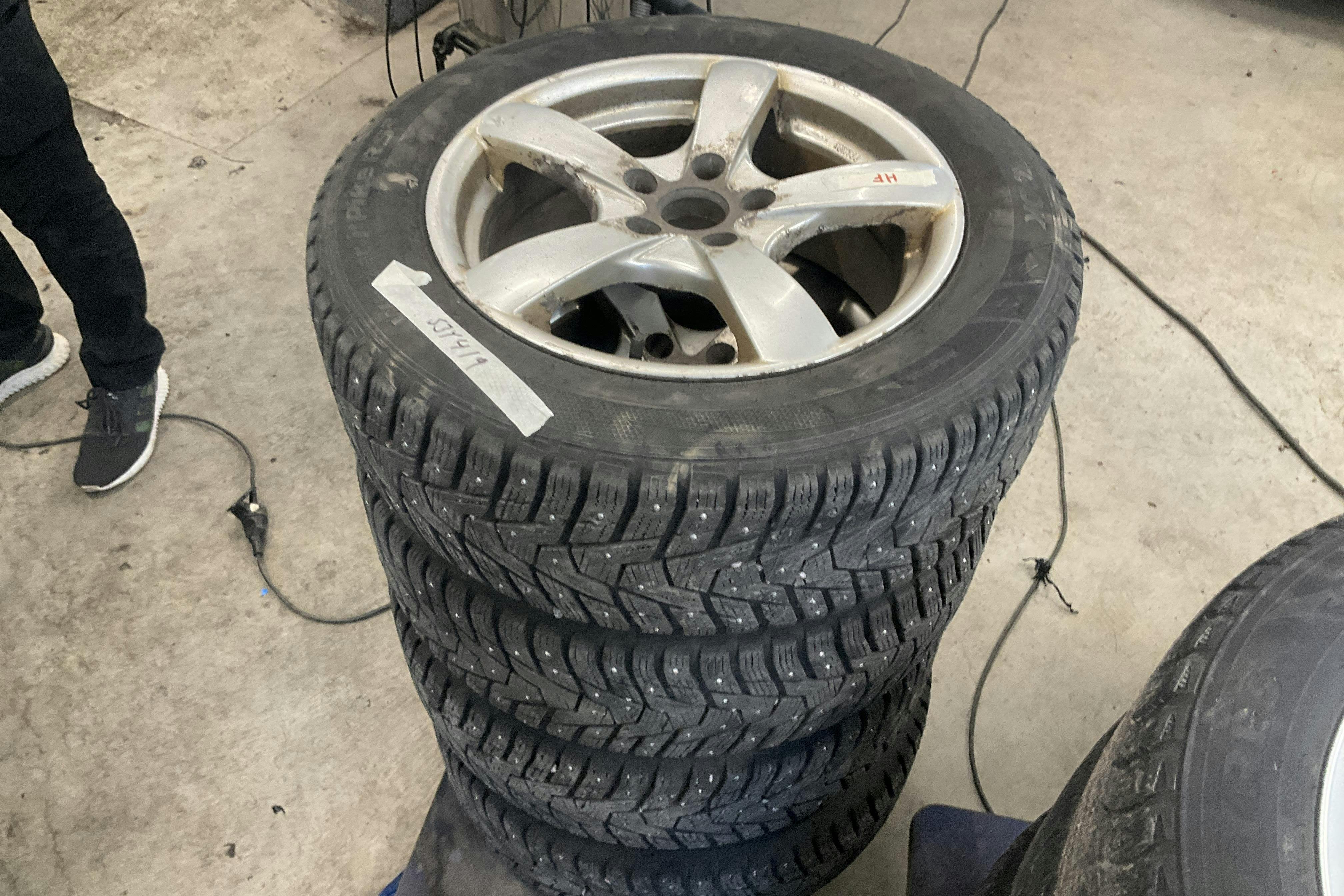 Volvo V70 II D4 (163hk) - 254 530 km - Käsitsi - must - 2013