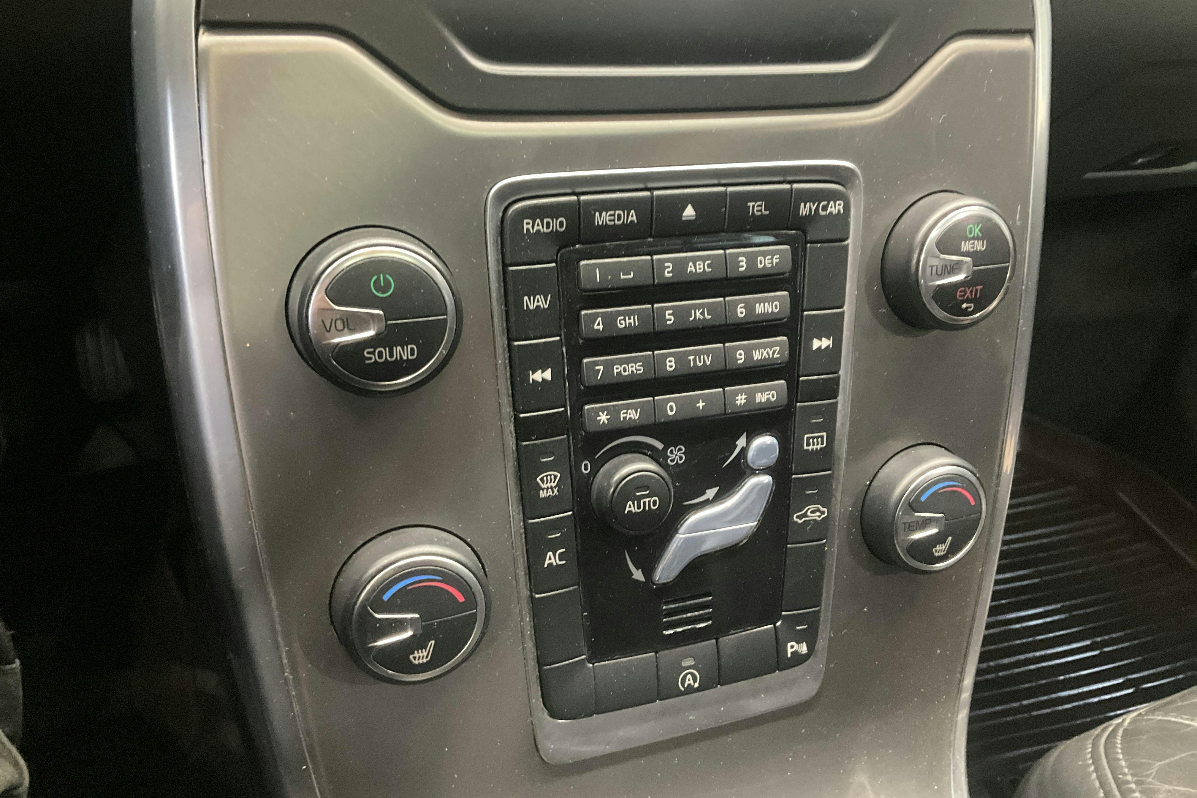Volvo V70 II D4 (163hk) - 254 530 km - Käsitsi - must - 2013