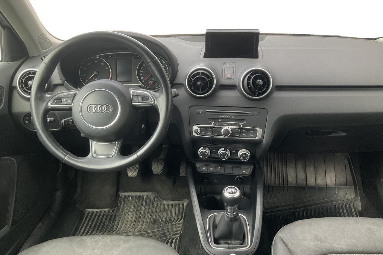 Audi A1 1.0 TFSI Sportback (95hk) - 8 117 mil - Manuell - silver - 2017
