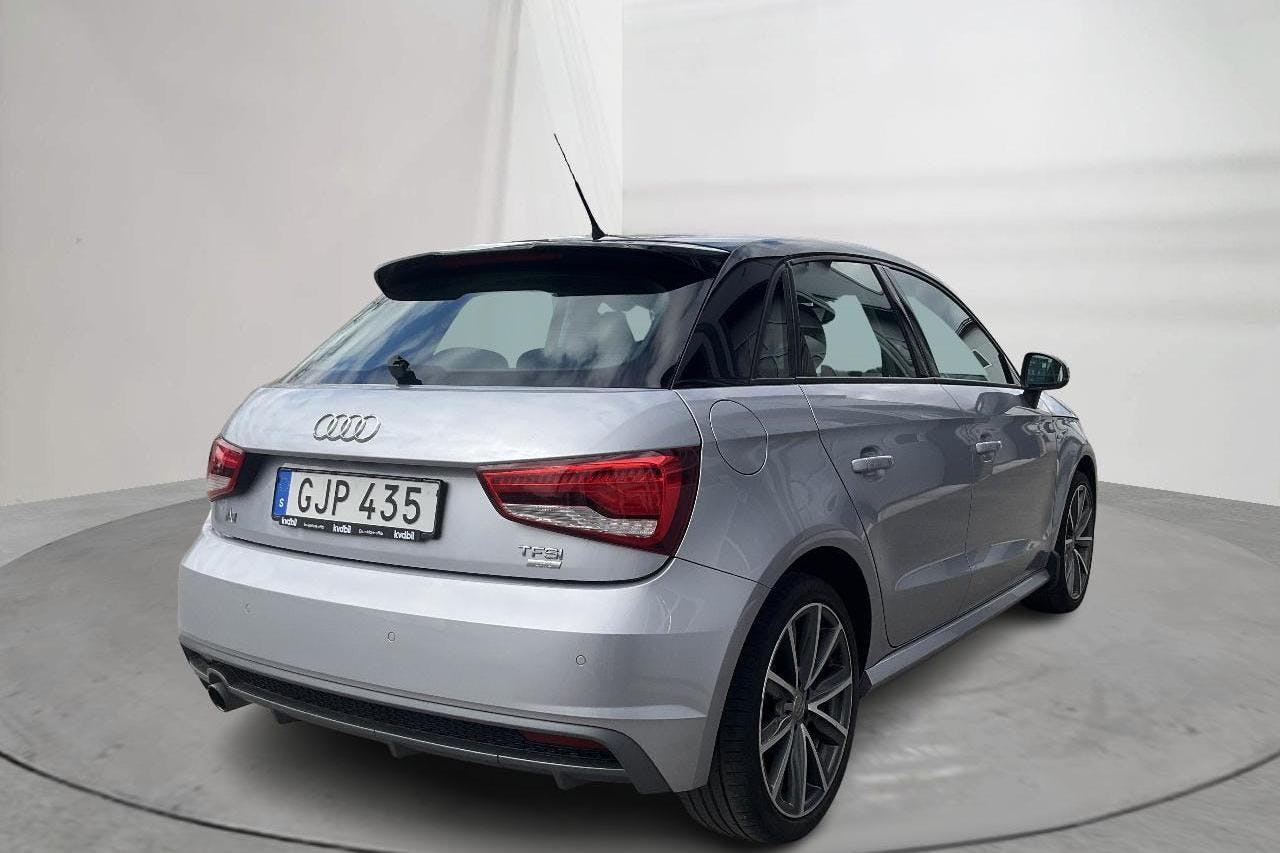 Audi A1 1.0 TFSI Sportback (95hk) - 8 117 mil - Manuell - silver - 2017