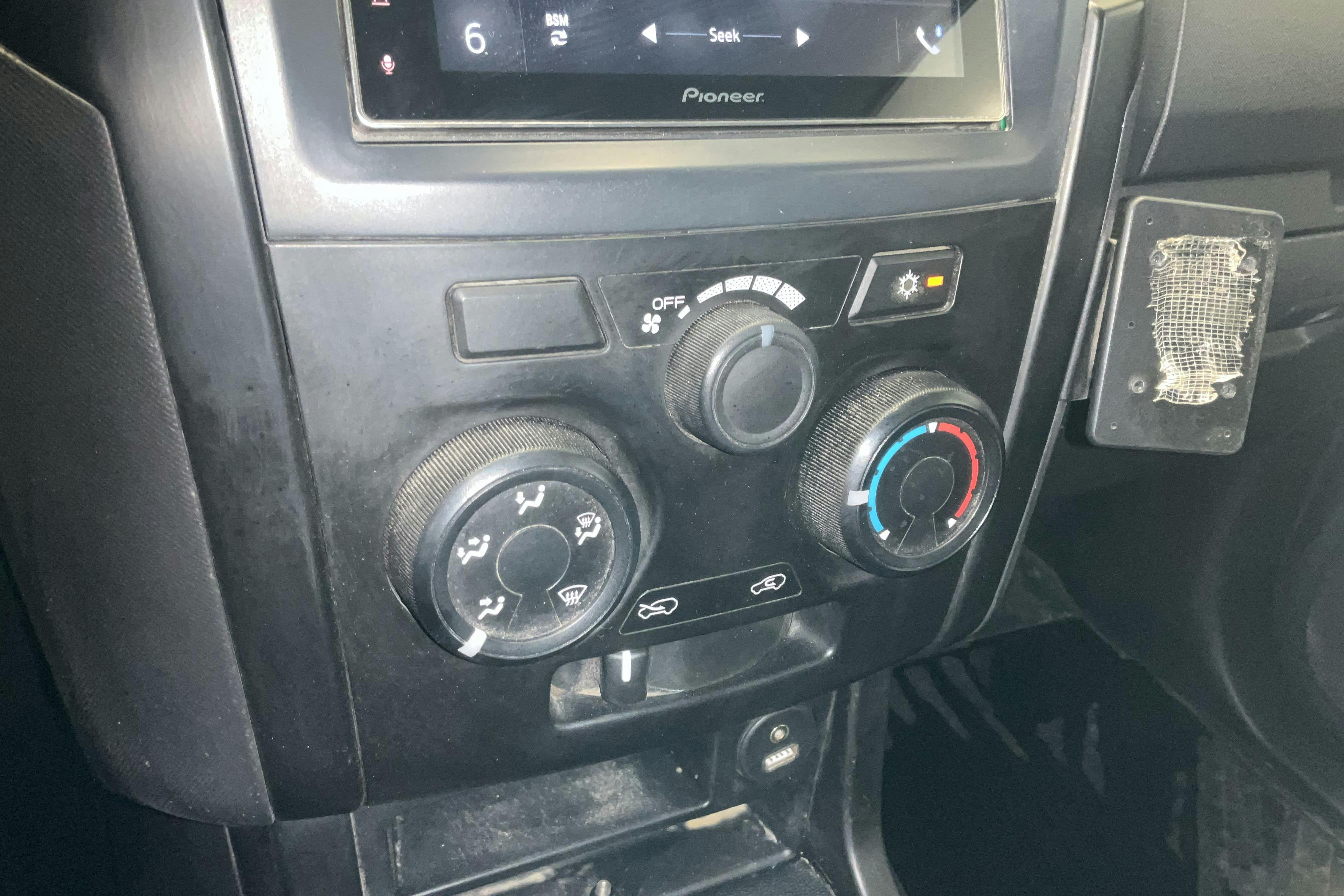 Isuzu D-MAX 1.9 DDI 4WD (163hk) - 185 820 km - Käsitsi - valge - 2018