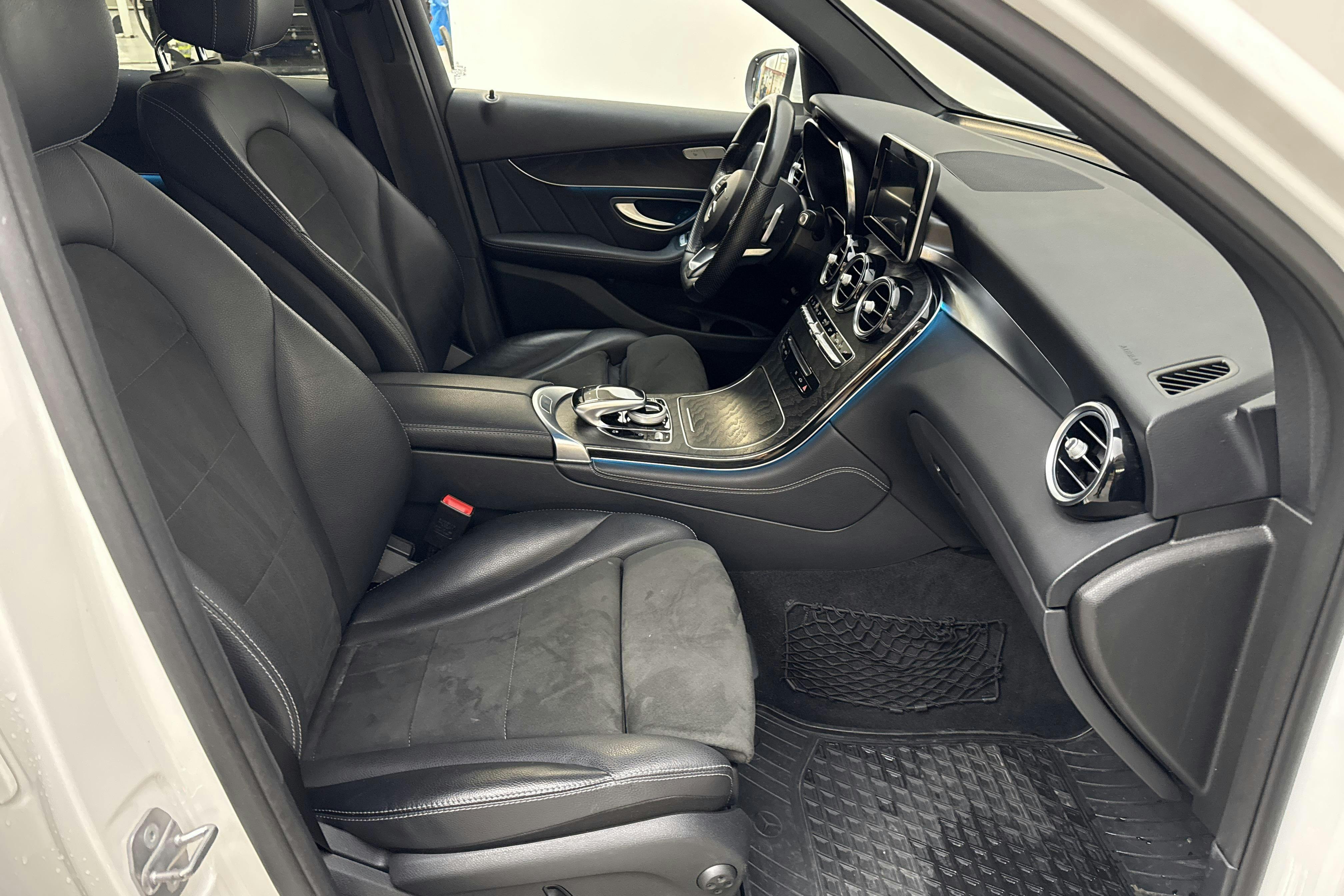 Mercedes GLC 220 d 4MATIC X253 (170hk) - 103 890 km - Automaattinen - valkoinen - 2018