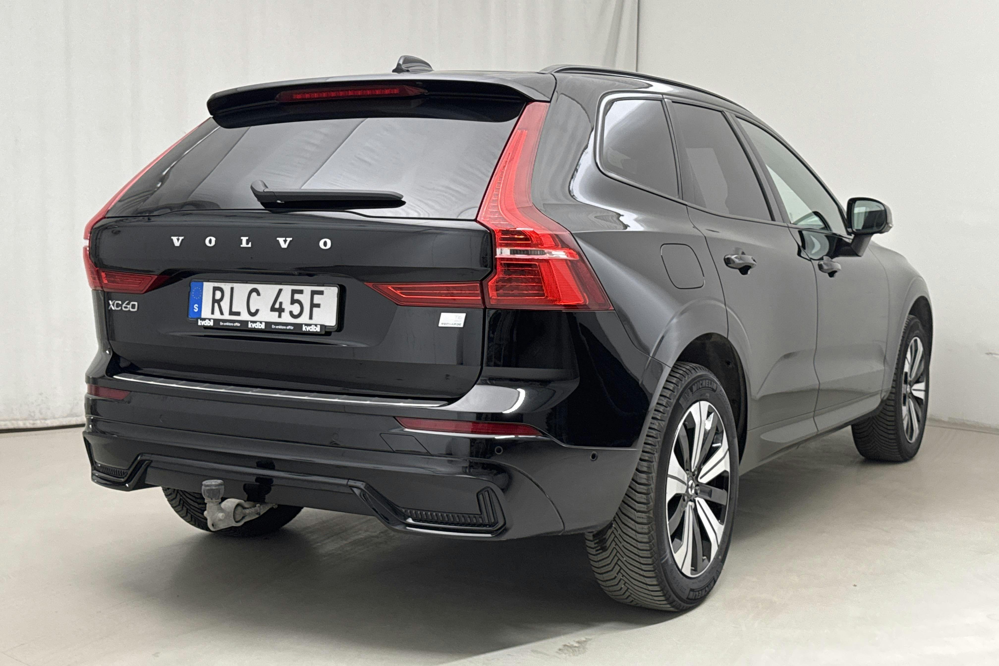 Volvo XC60 T6 AWD Recharge (350hk) - 8 471 mil - Automat - svart - 2023