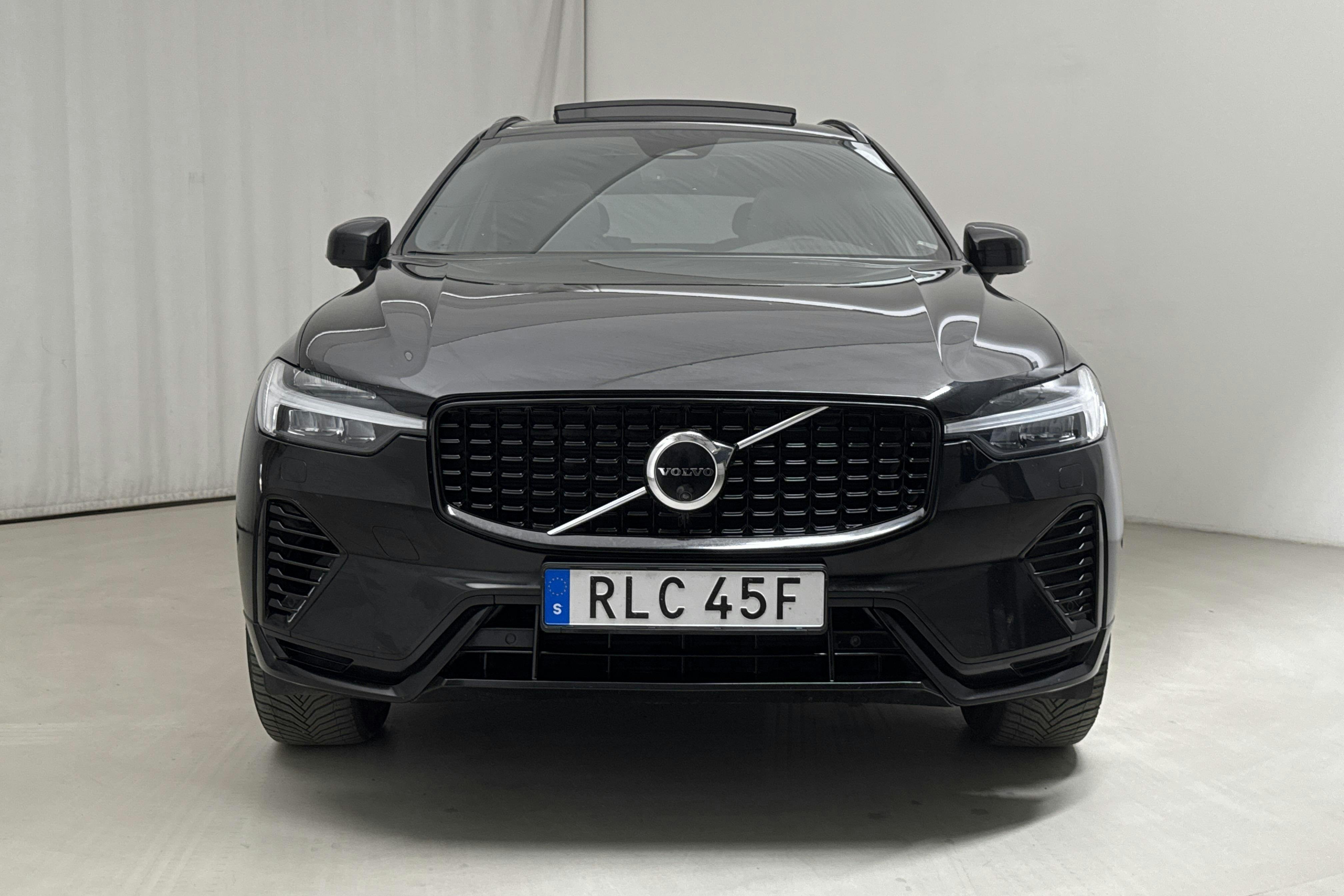Volvo XC60 T6 AWD Recharge (350hk) - 8 471 mil - Automat - svart - 2023