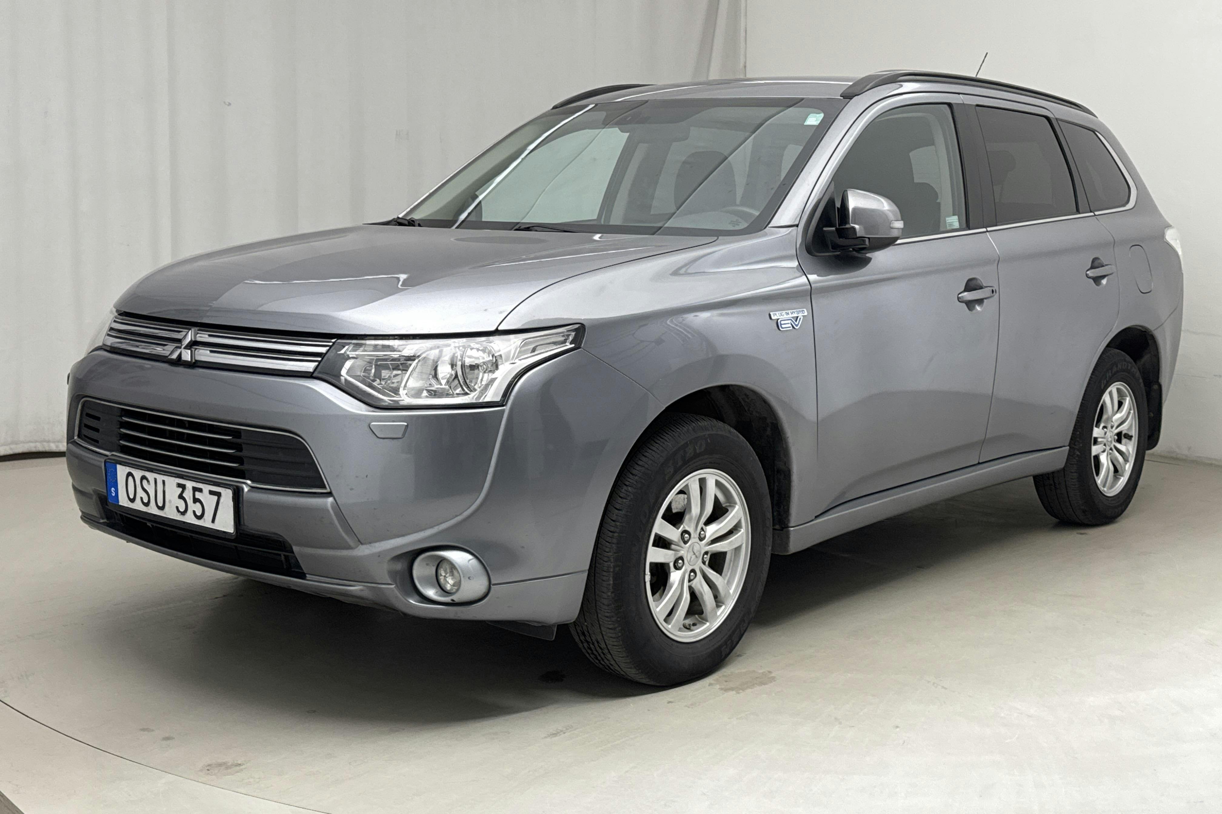 Mitsubishi Outlander 2.0 Plug-in Hybrid 4WD (121hk) - 13 277 mil - Automat - Dark Grey - 2014