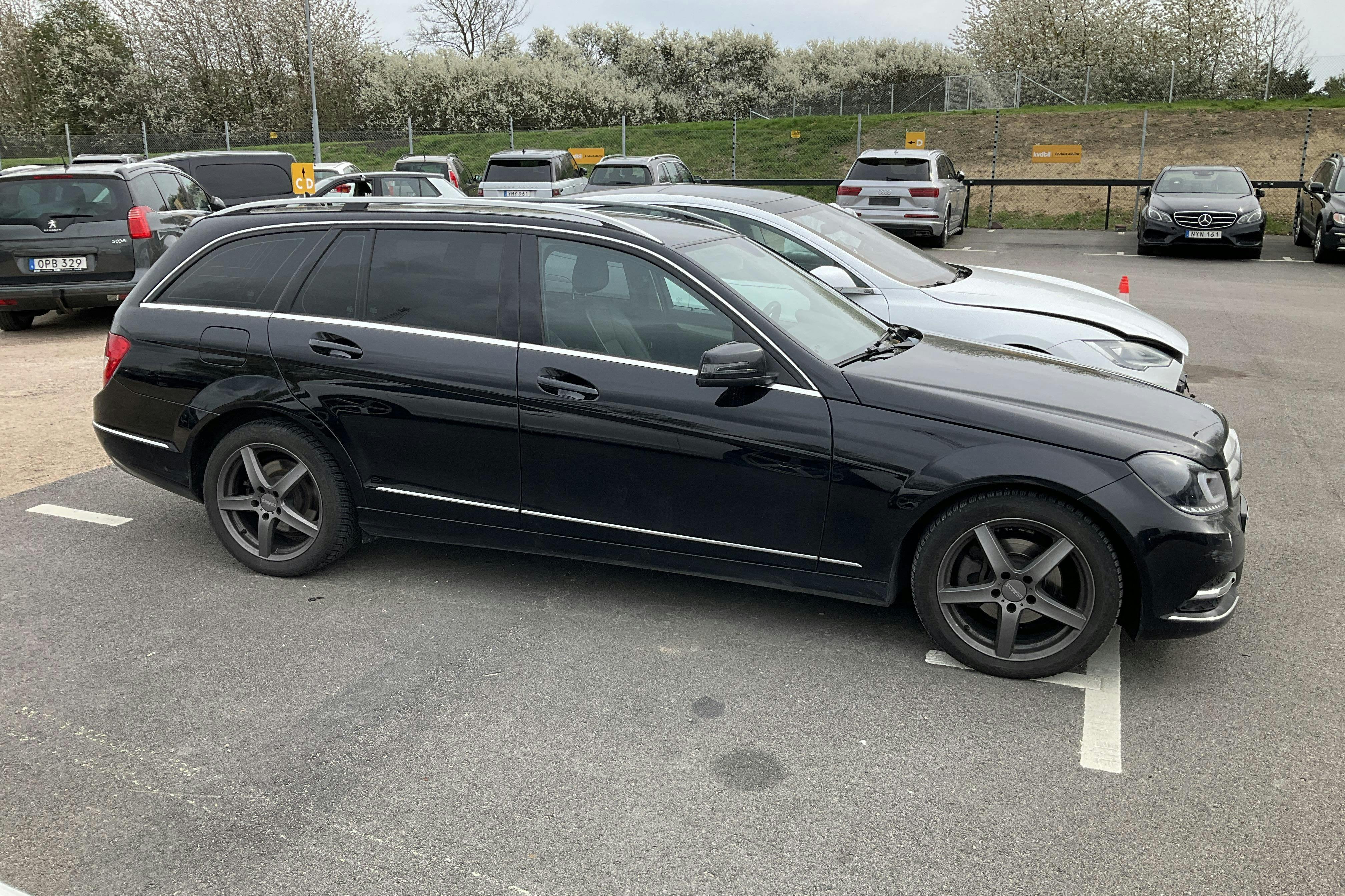 Mercedes C 220 CDI Kombi BlueEfficiency S204 (170hk) - 247 120 km - Automatic - black - 2014
