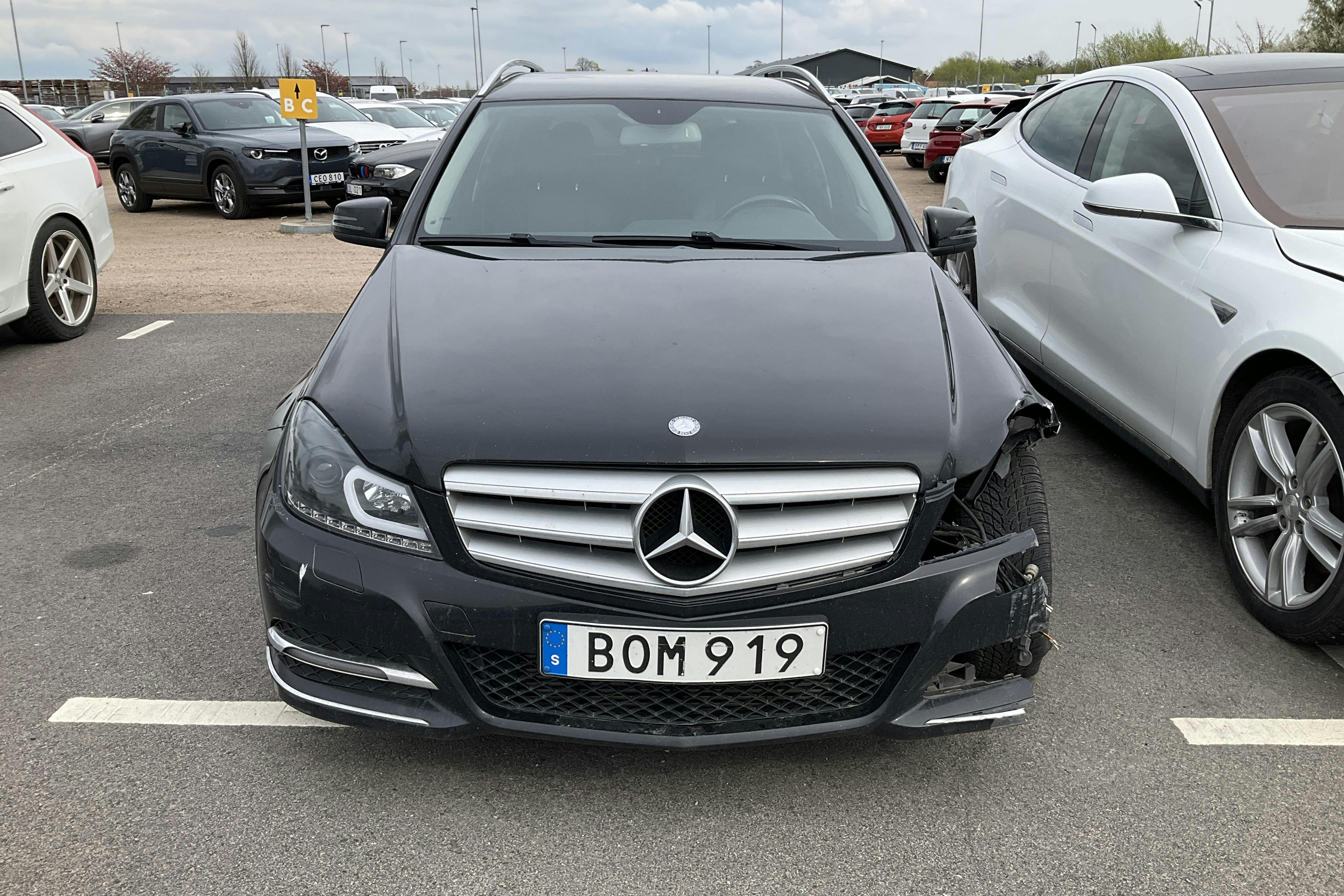 Mercedes C 220 CDI Kombi BlueEfficiency S204 (170hk) - 247 120 km - Automatic - black - 2014