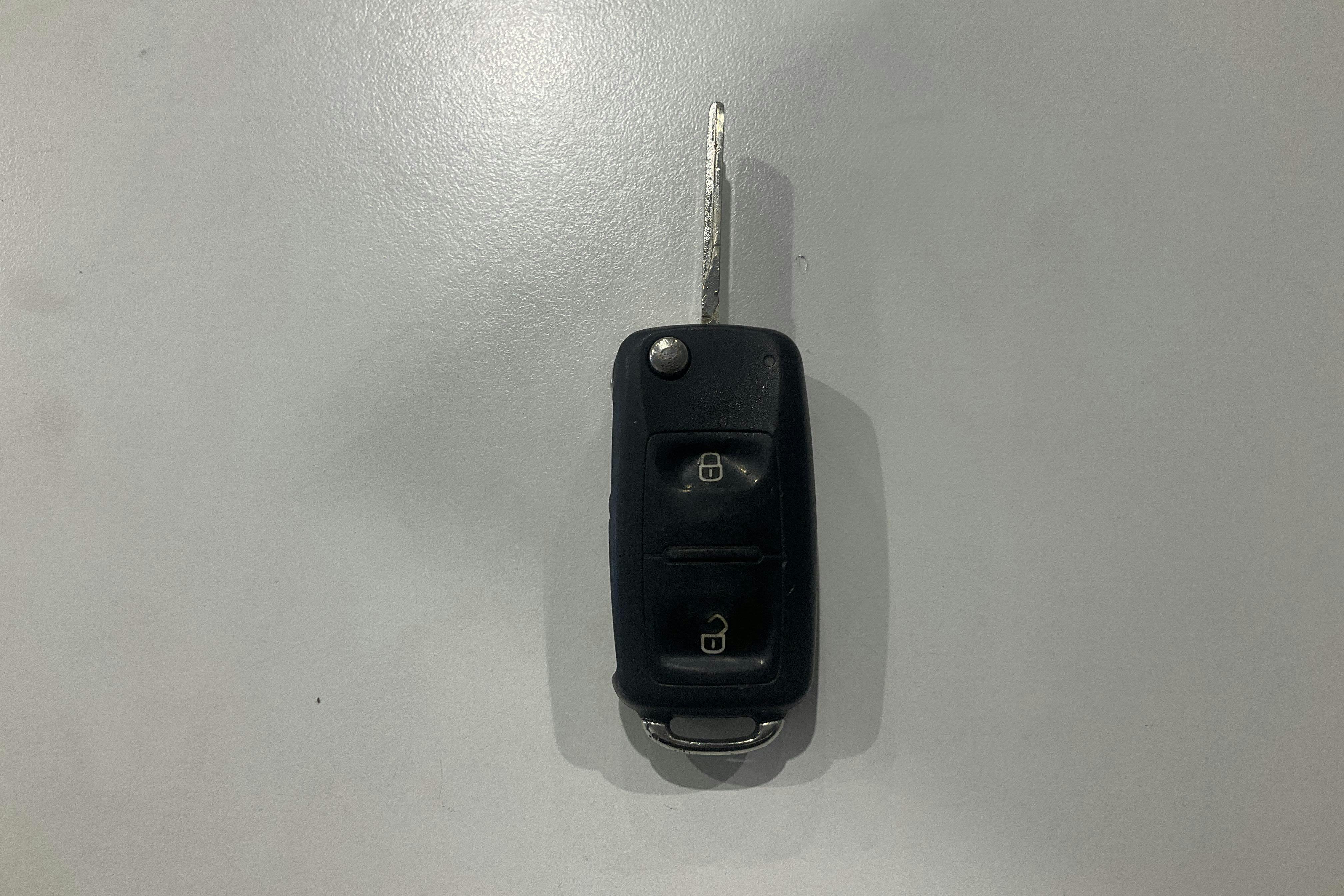 VW Transporter T6 2.0 TDI BMT Skåp (102hk) - 286 630 km - Käsitsi - valge - 2018