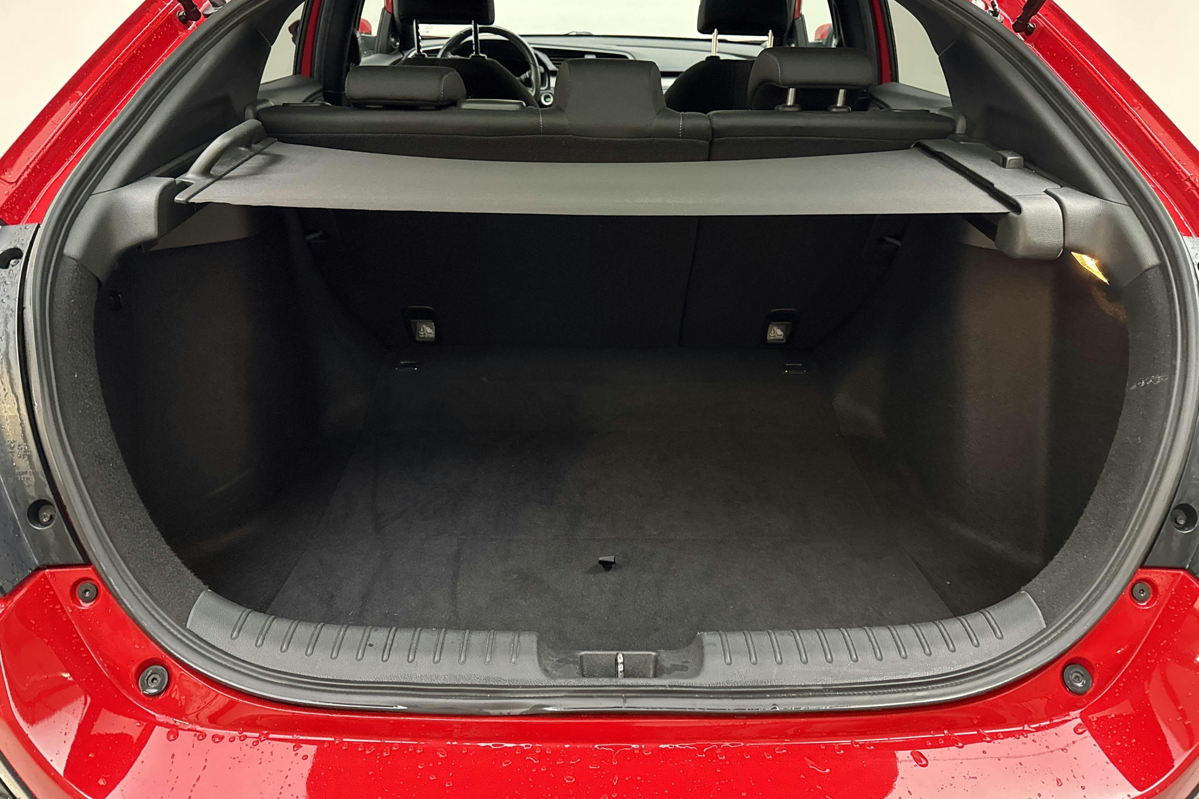 Honda Civic 1.5 i-VTEC 5dr (182hk) - 4 696 mil - Automat - röd - 2017