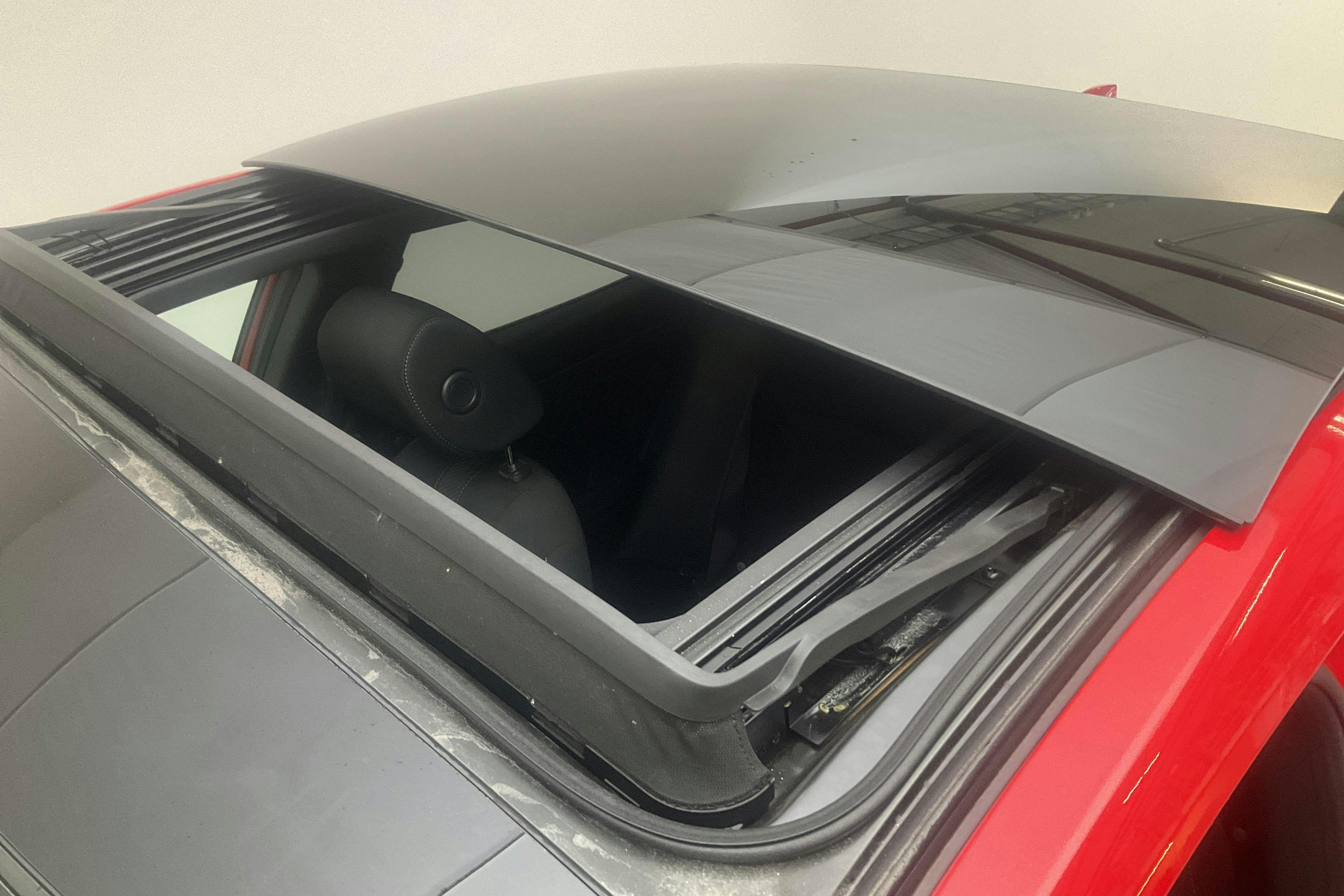 Honda Civic 1.5 i-VTEC 5dr (182hk) - 4 696 mil - Automat - röd - 2017