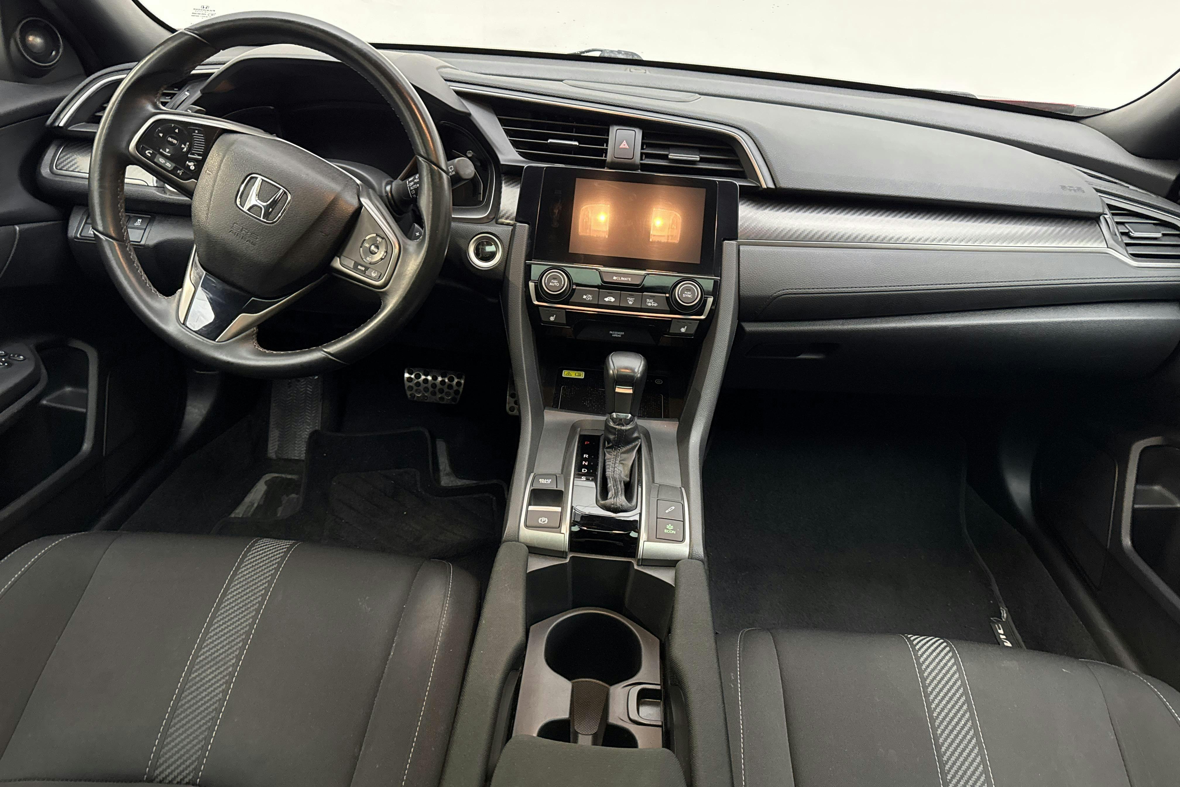 Honda Civic 1.5 i-VTEC 5dr (182hk) - 4 696 mil - Automat - röd - 2017