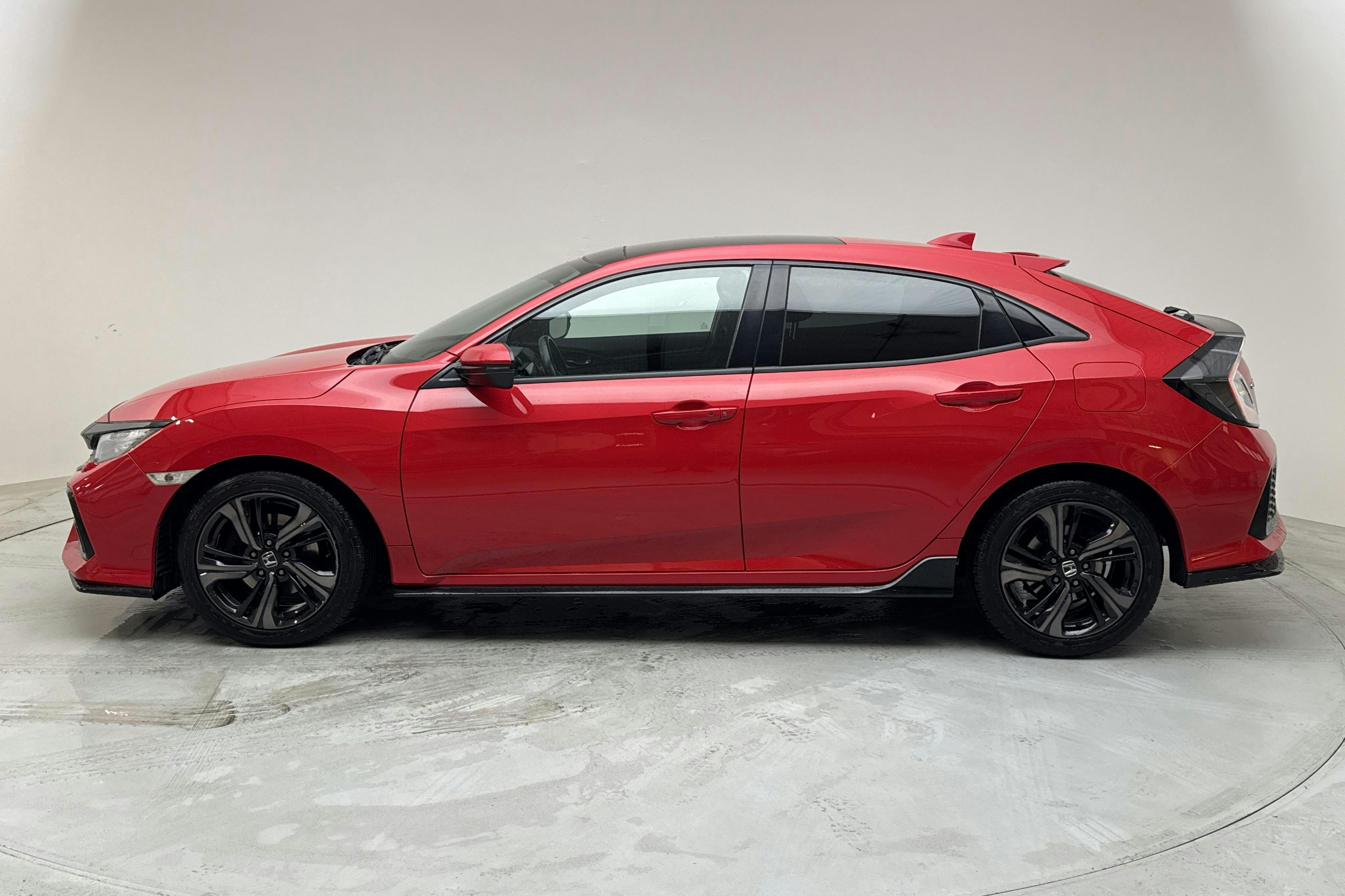 Honda Civic 1.5 i-VTEC 5dr (182hk) - 4 696 mil - Automat - röd - 2017