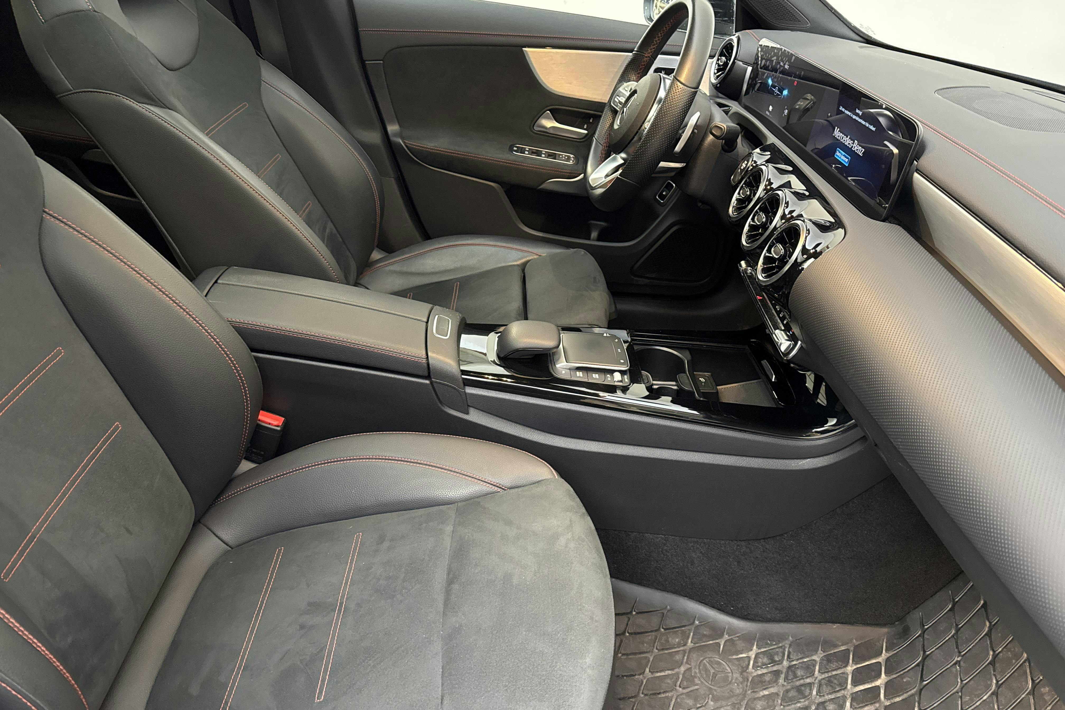 Mercedes CLA 250 e Shooting Brake X118 (218hk) - 81 860 km - Automatic - black - 2022