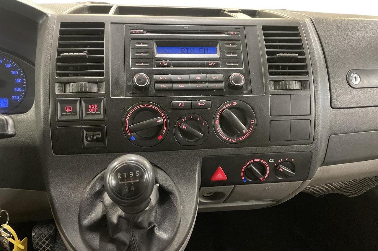 VW Transporter T5 2.5 TDI Pickup (130hk) - 30 087 mil - Manuell - 2008