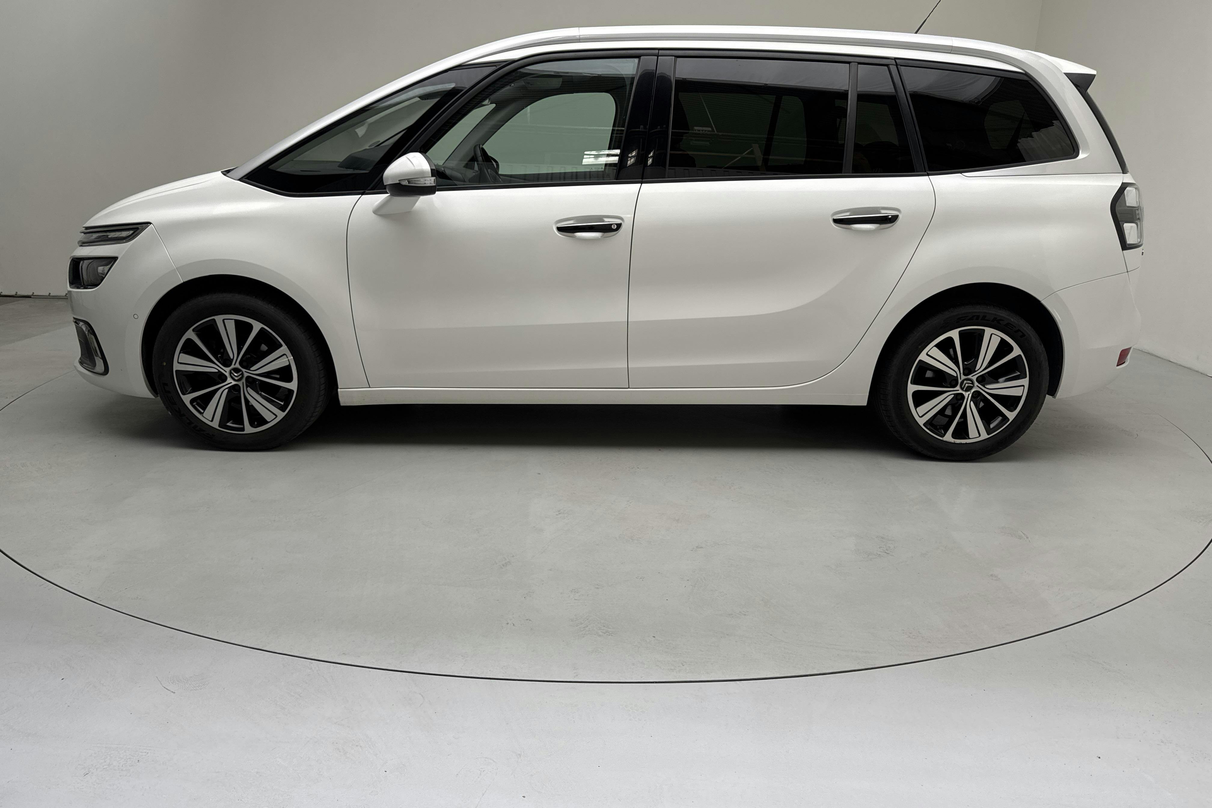 Citroën C4 Grand Picasso Puretech (130hk) - 185 420 km - Manualna - biały - 2017