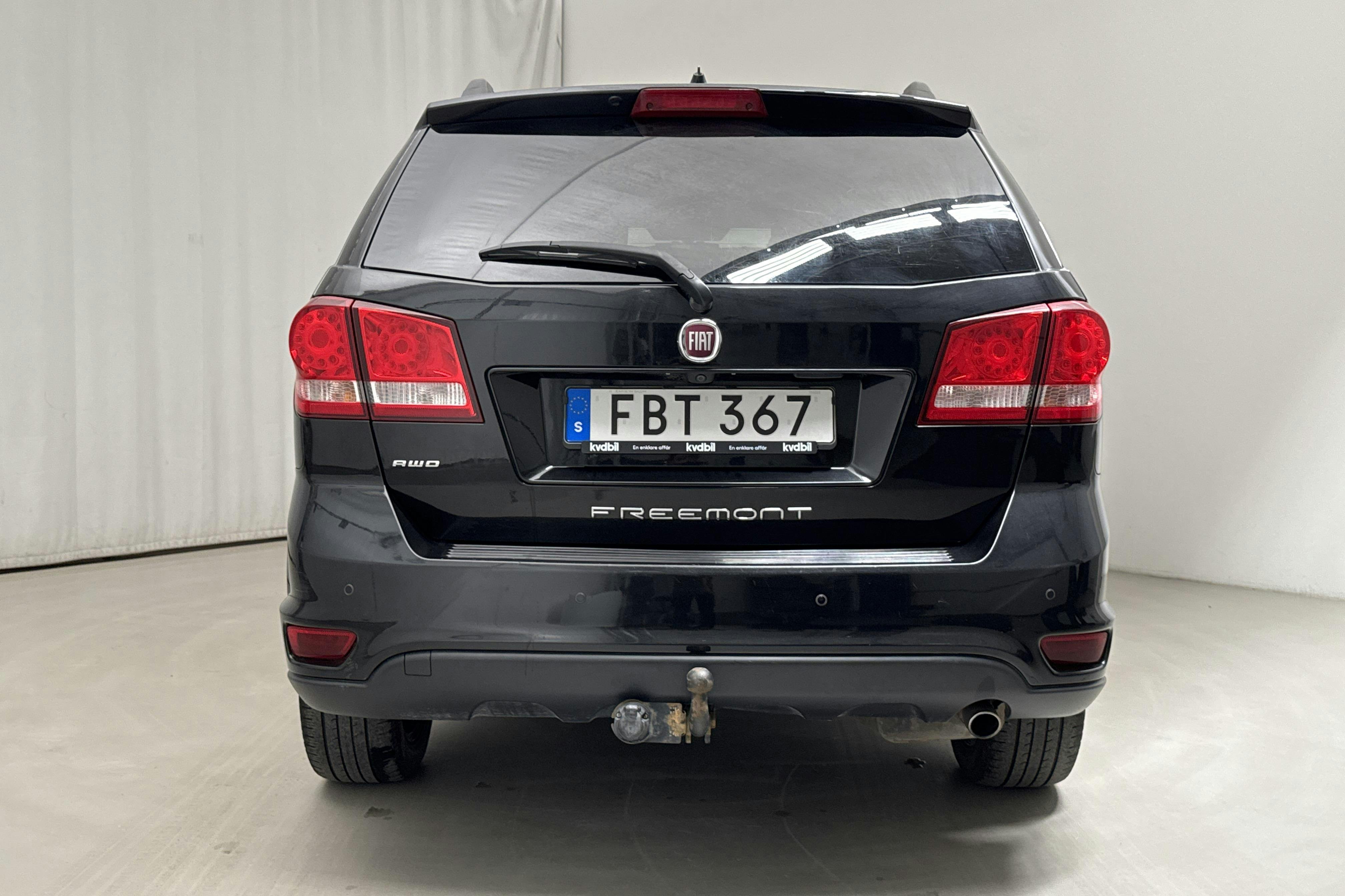 Fiat Freemont 2.0 Multijet AWD (170hk) - 203 330 km - Automaattinen - musta - 2015