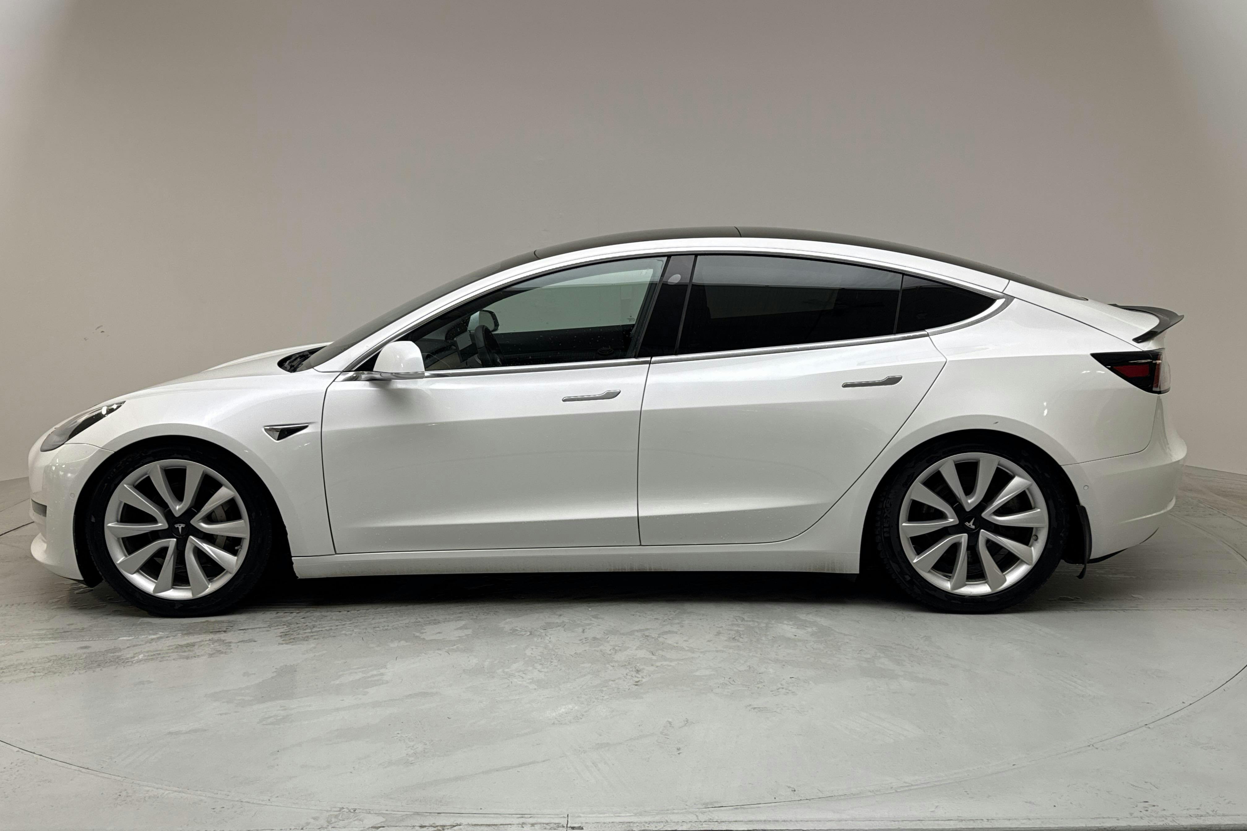 Tesla Model 3 Long Range Dual Motor AWD - 10 561 mil - Automat - vit - 2020