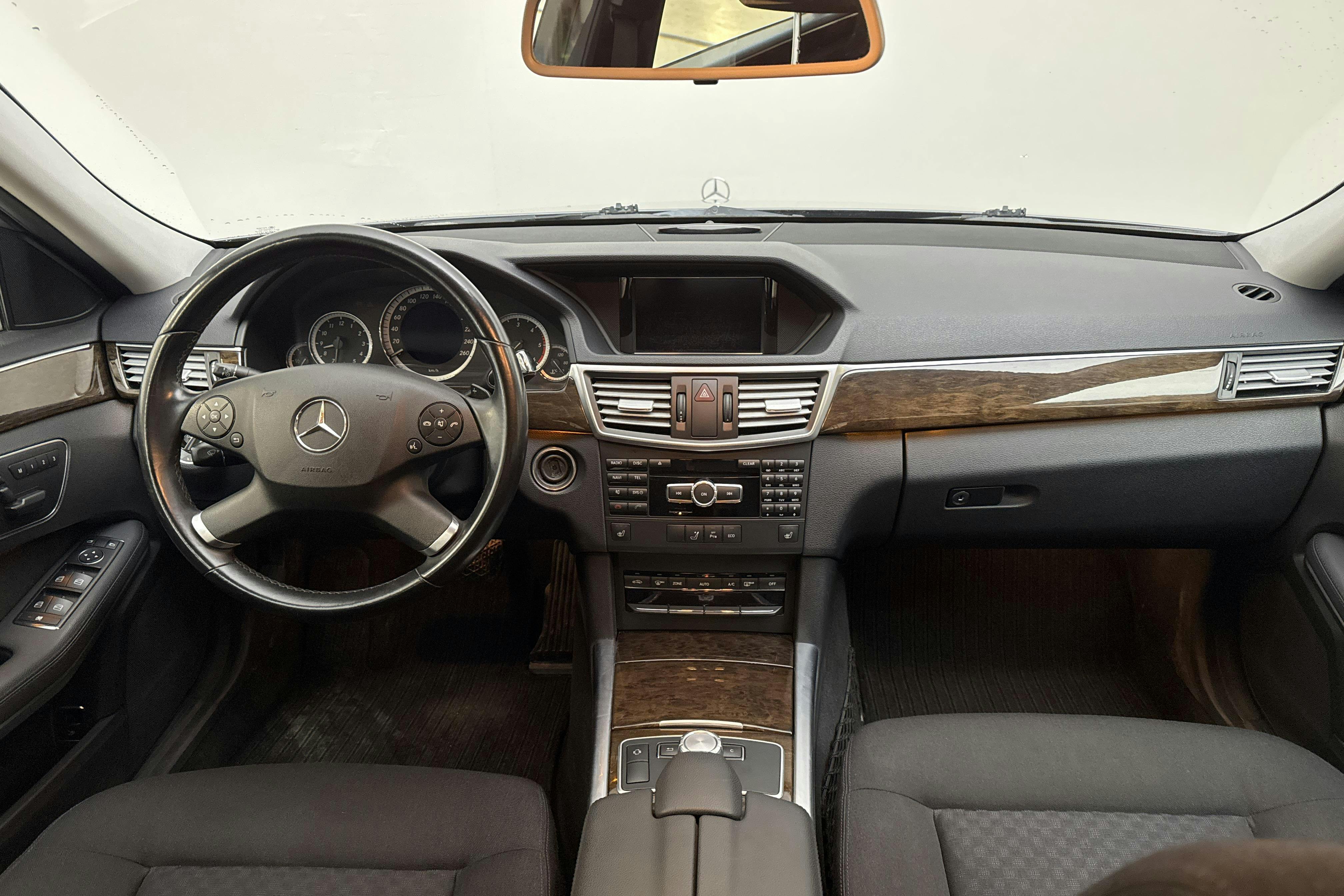 Mercedes E 220 CDI Kombi S212 (170hk) - 287 260 km - Automatyczna - Dark Grey - 2013