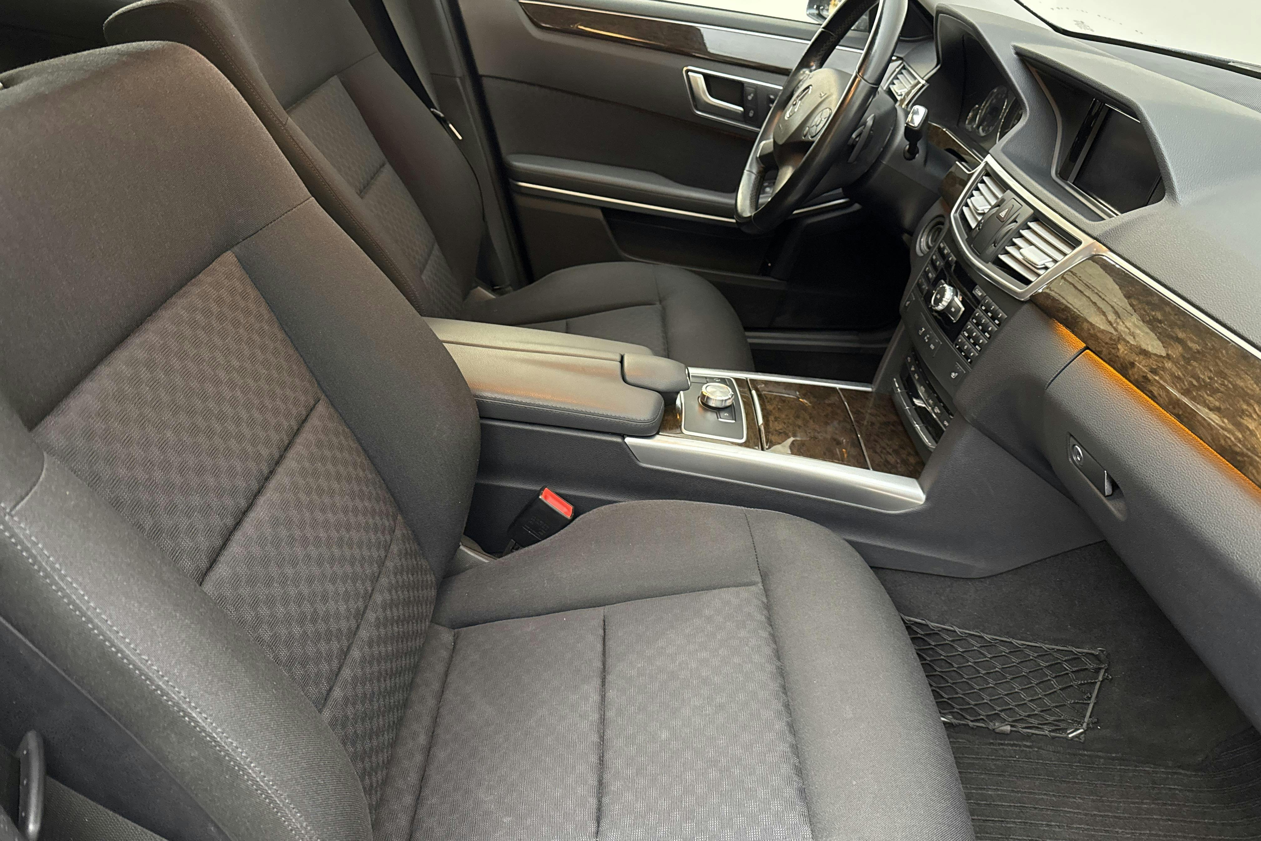 Mercedes E 220 CDI Kombi S212 (170hk) - 287 260 km - Automatyczna - Dark Grey - 2013