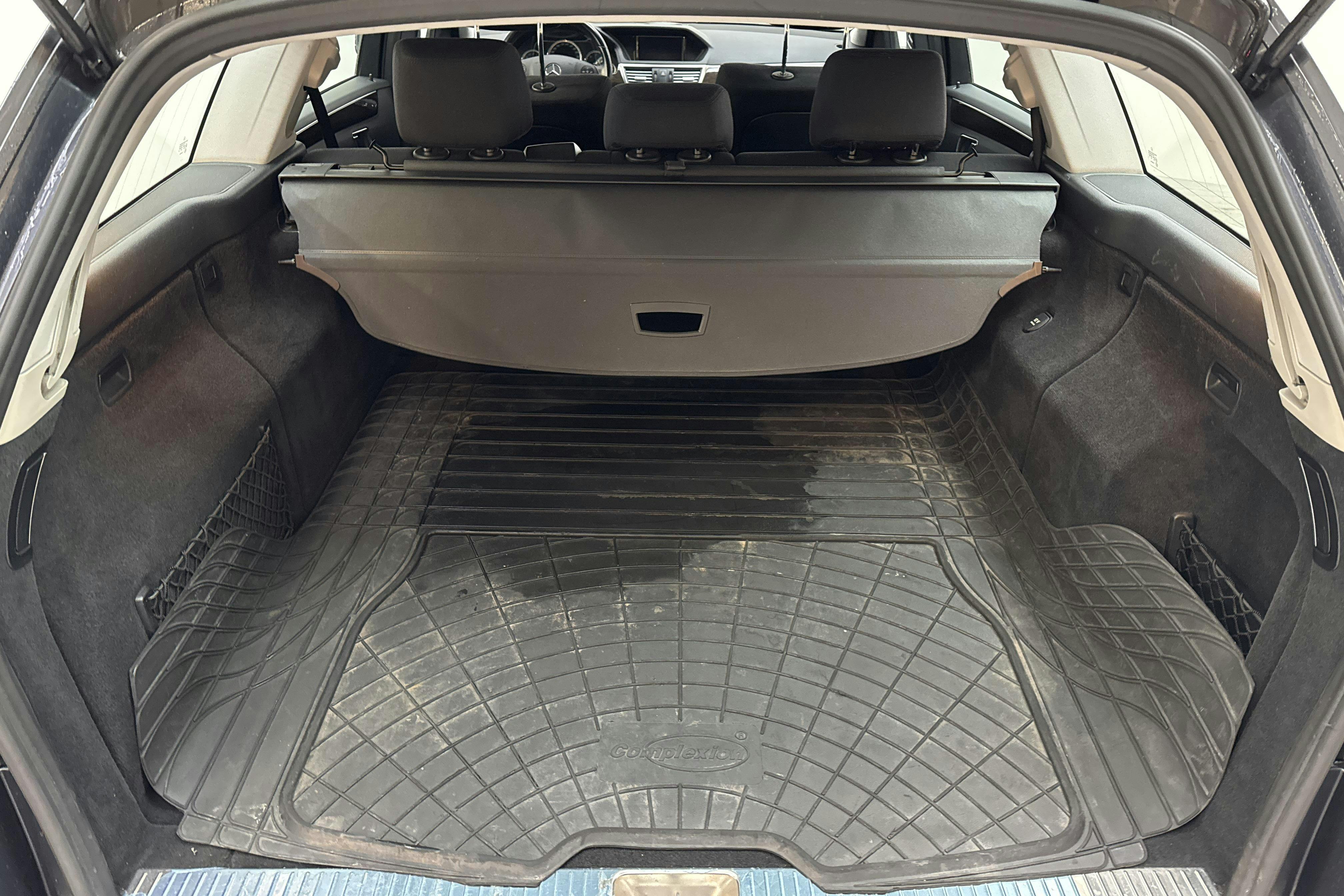 Mercedes E 220 CDI Kombi S212 (170hk) - 287 260 km - Automatyczna - Dark Grey - 2013