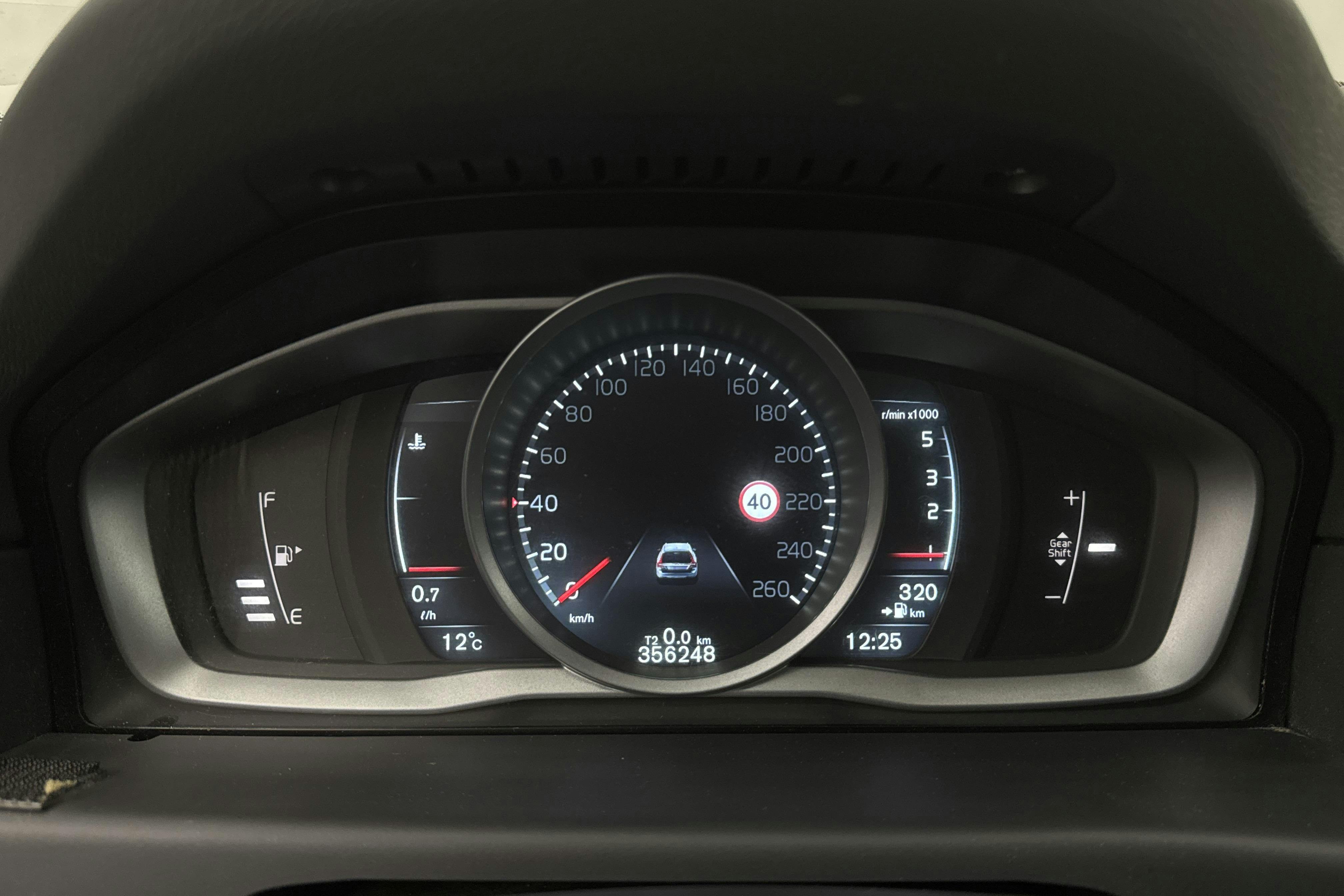Volvo V70 II D4 (181hk) - 356 250 km - Manual - white - 2015