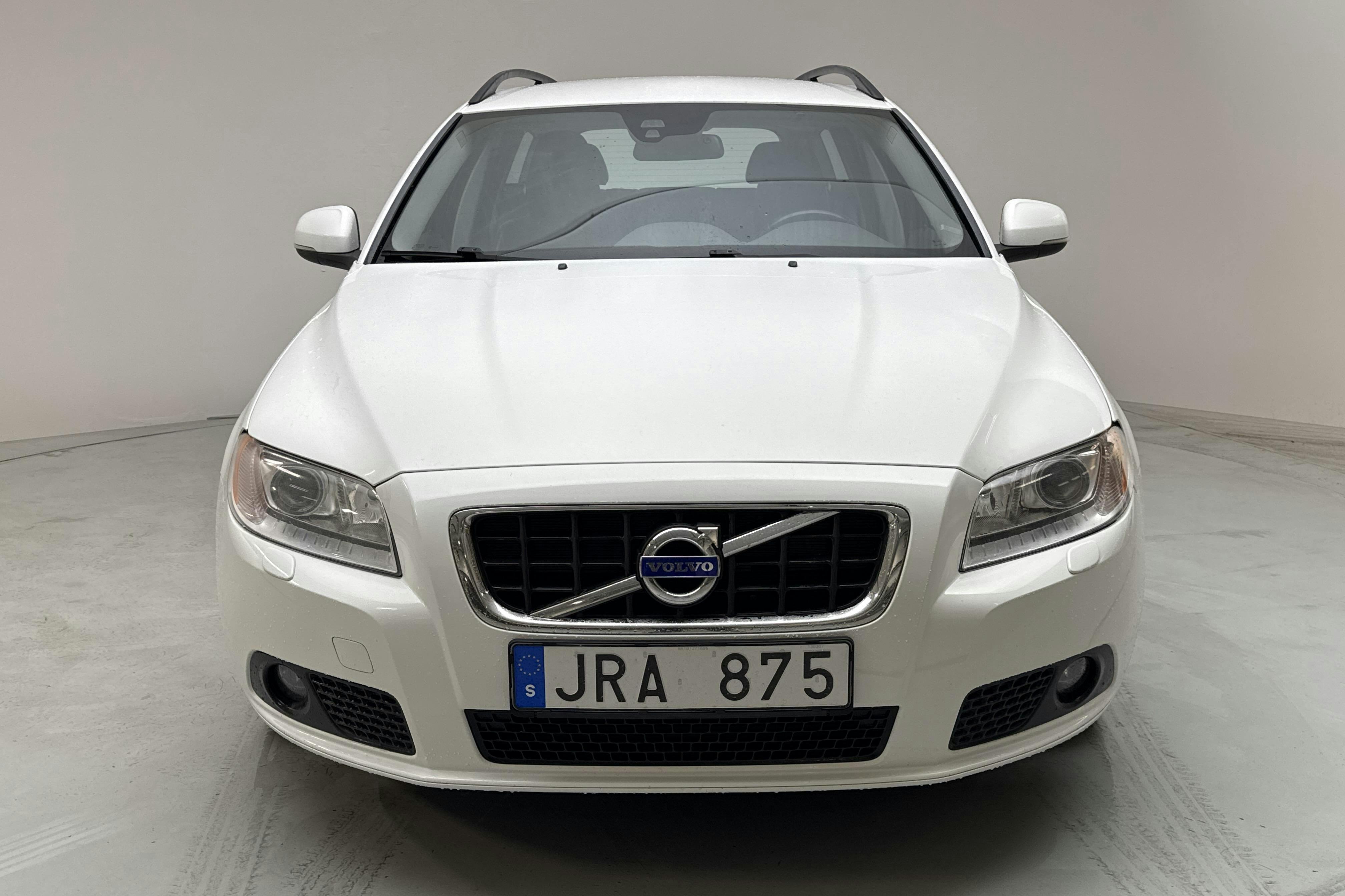 Volvo V70 II D4 (163hk) - 267 940 km - Käsitsi - valge - 2013