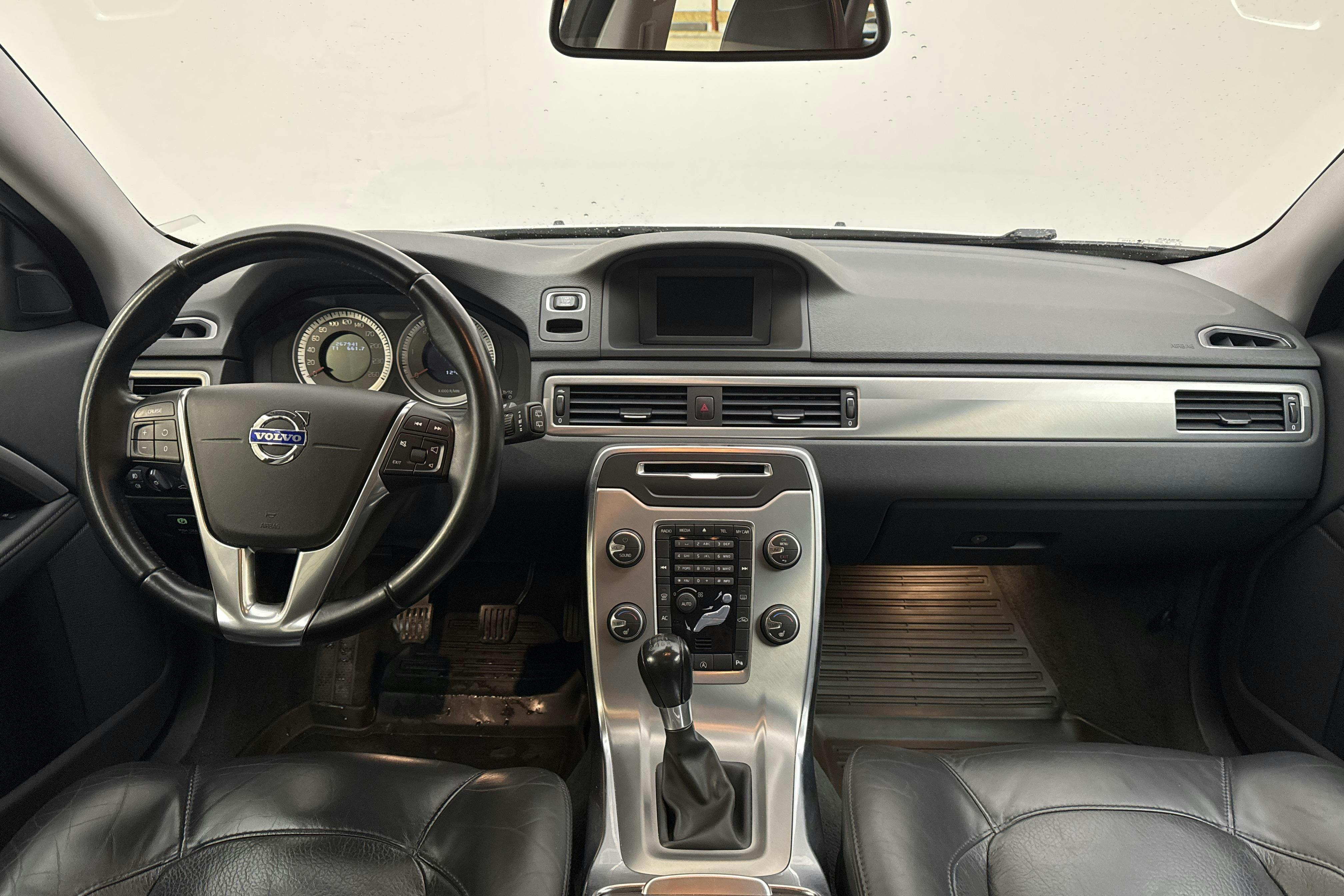 Volvo V70 II D4 (163hk) - 267 940 km - Käsitsi - valge - 2013