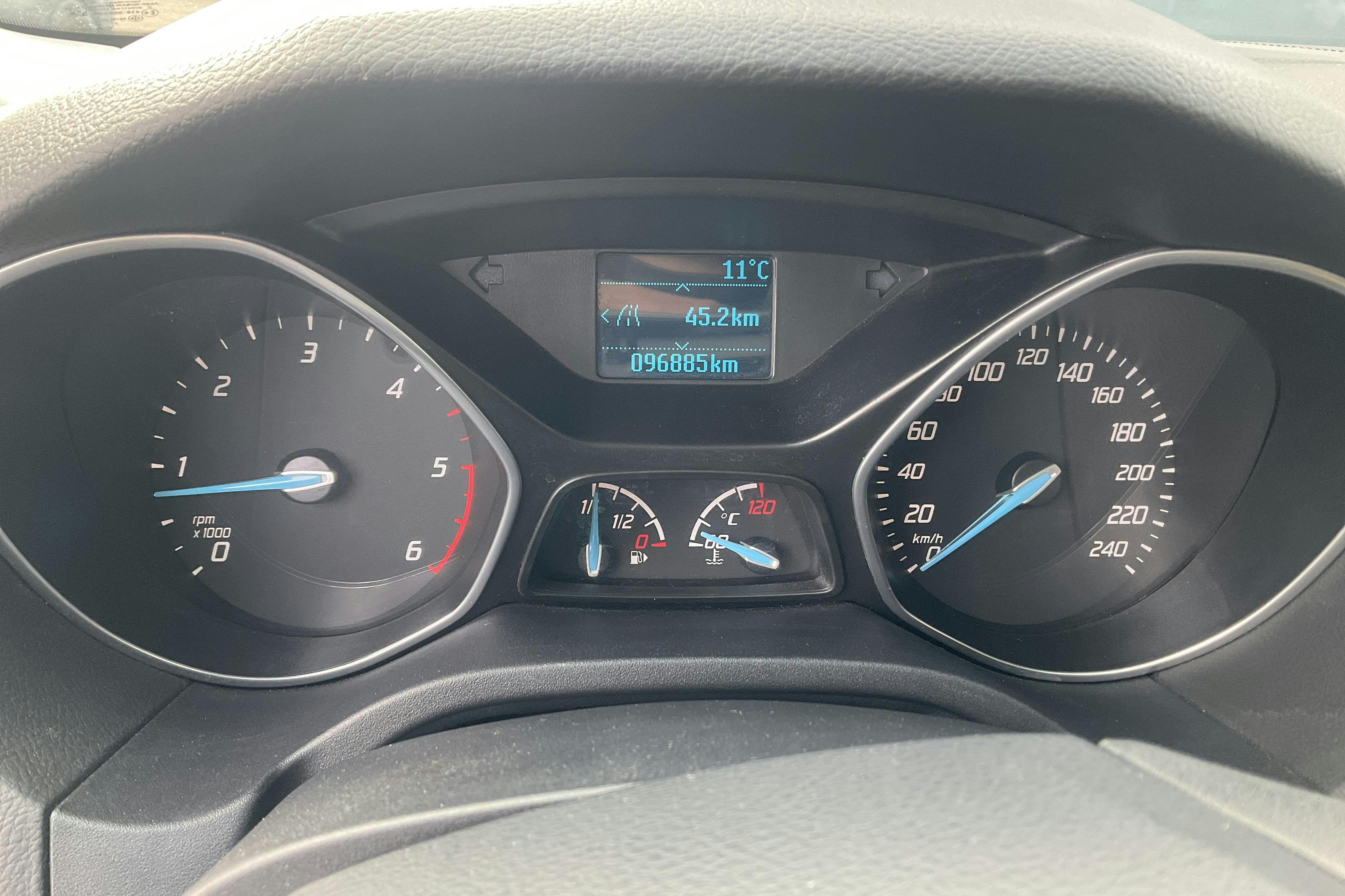Ford Focus 1.6 TDCi Kombi (115hk) - 9 688 mil - Manuell - vit - 2013