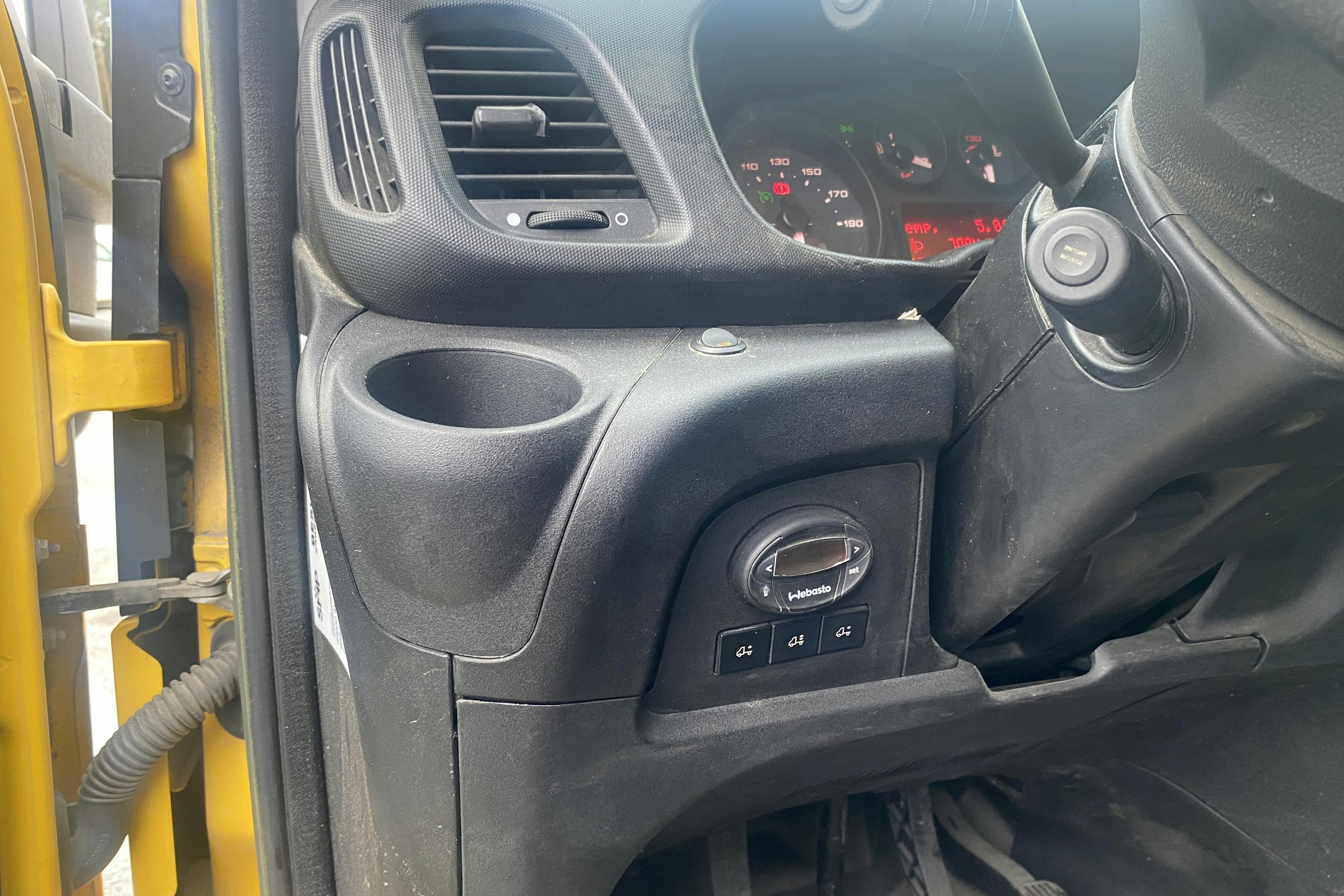 Iveco DAILY 70C17H - 70 841 km - Manuaalinen - 2016