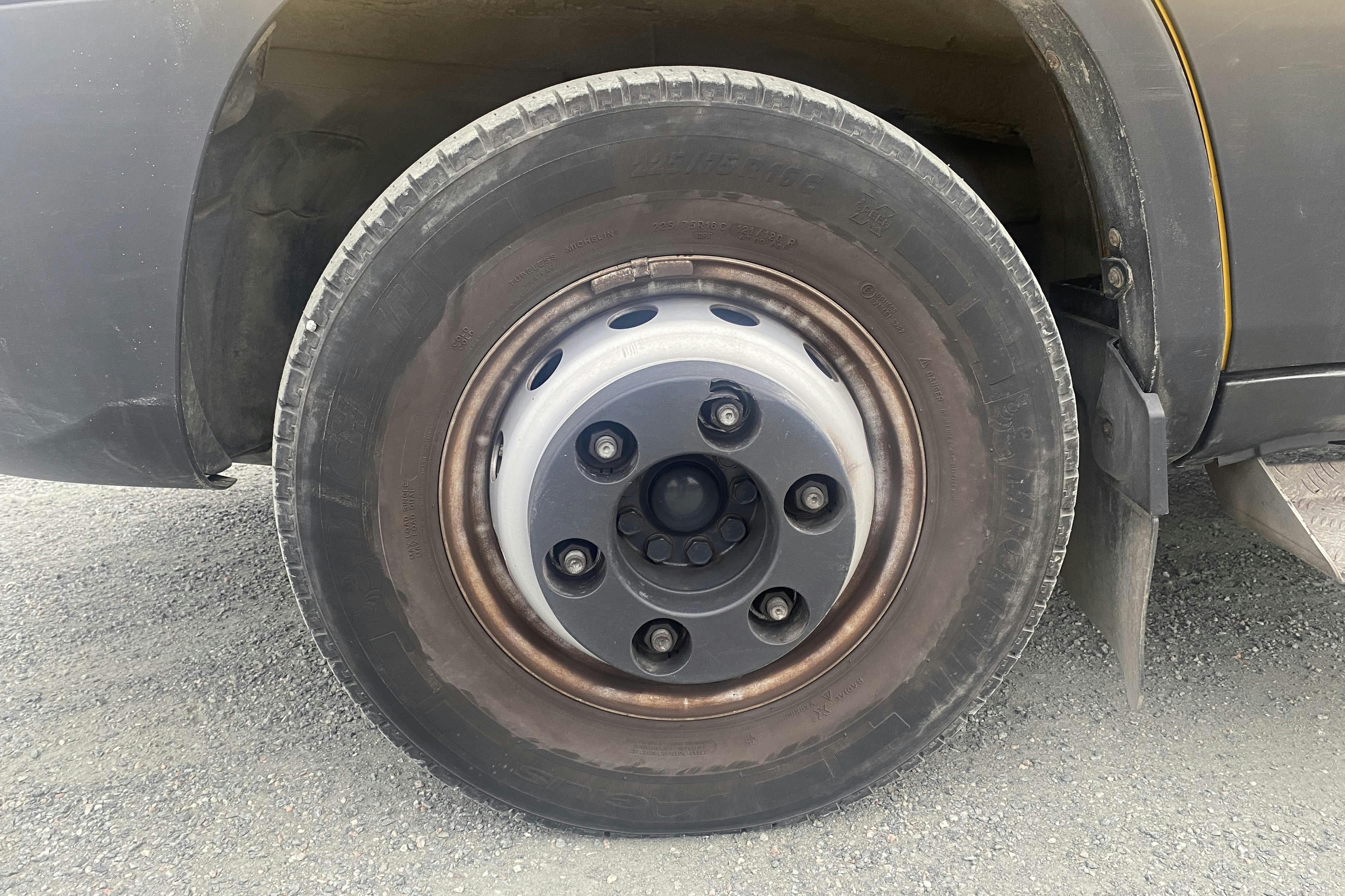 Iveco DAILY 70C17H - 70 841 km - Manuaalinen - 2016