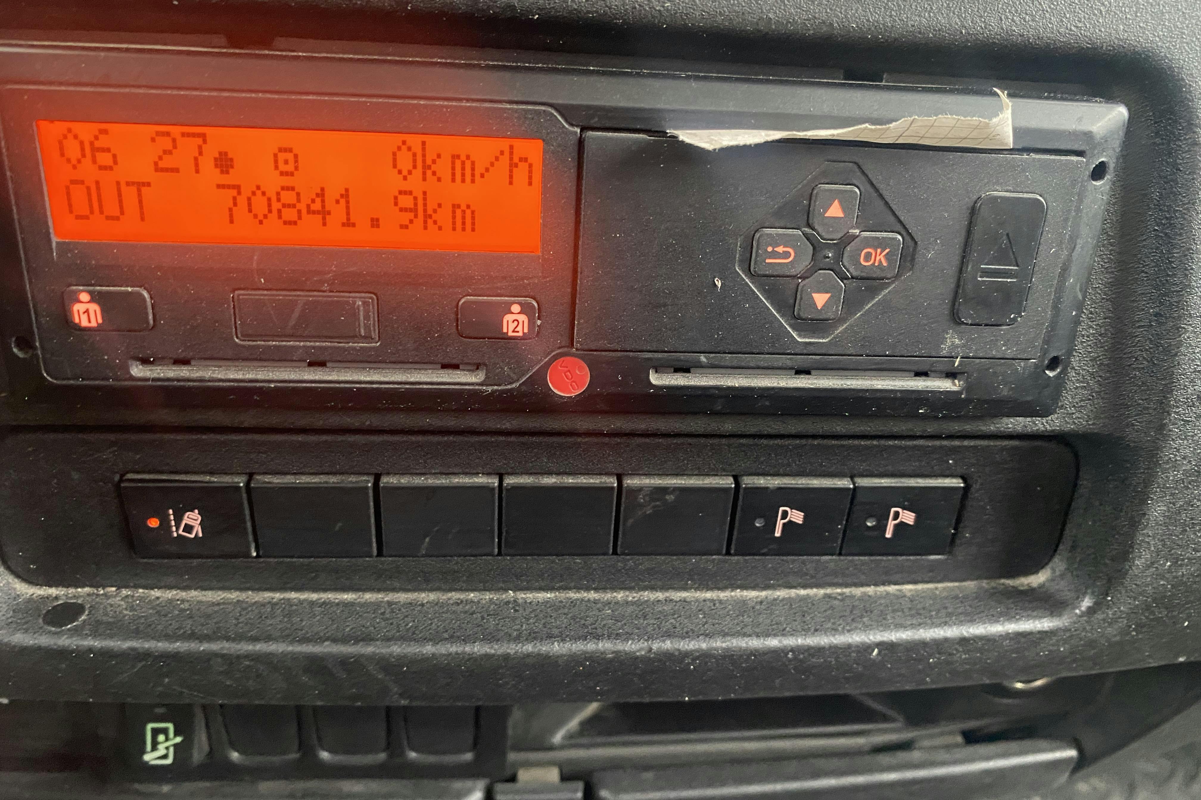 Iveco DAILY 70C17H - 70 841 km - Manuaalinen - 2016