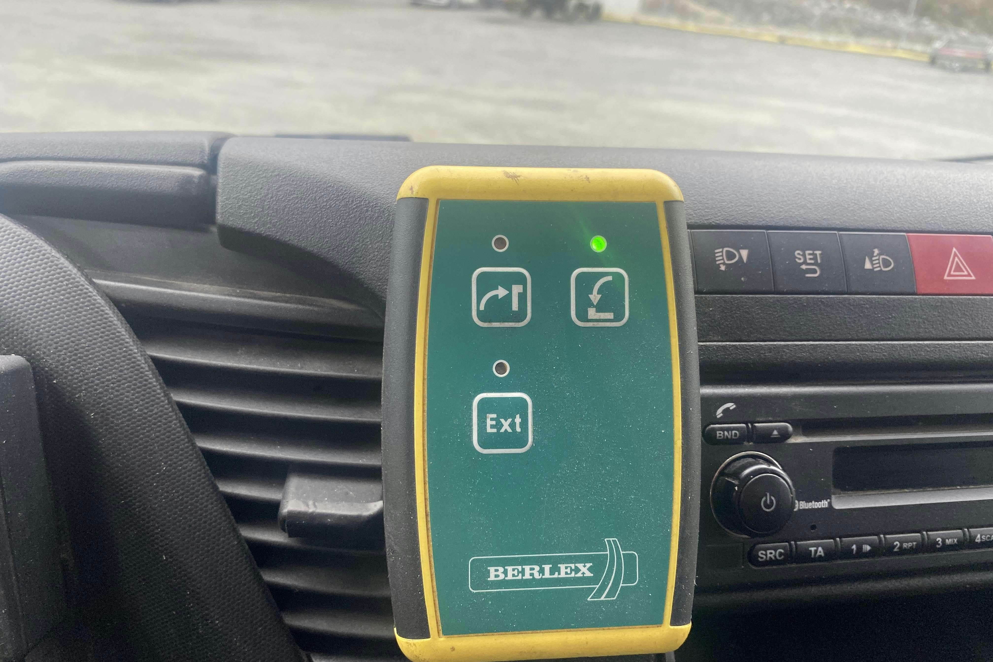 Iveco DAILY 70C17H - 70 841 km - Manuaalinen - 2016