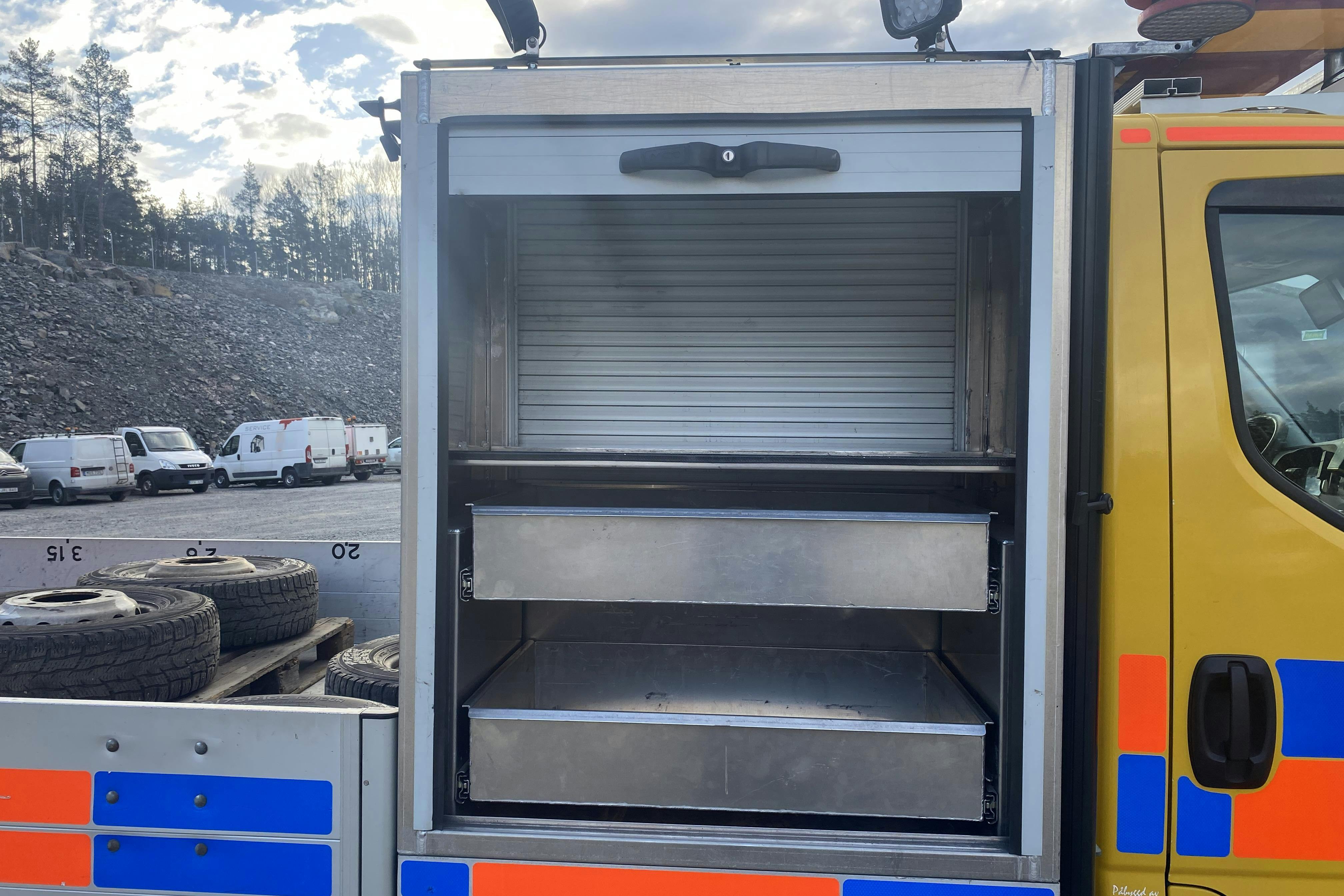 Iveco DAILY 70C17H - 70 841 km - Manuaalinen - 2016