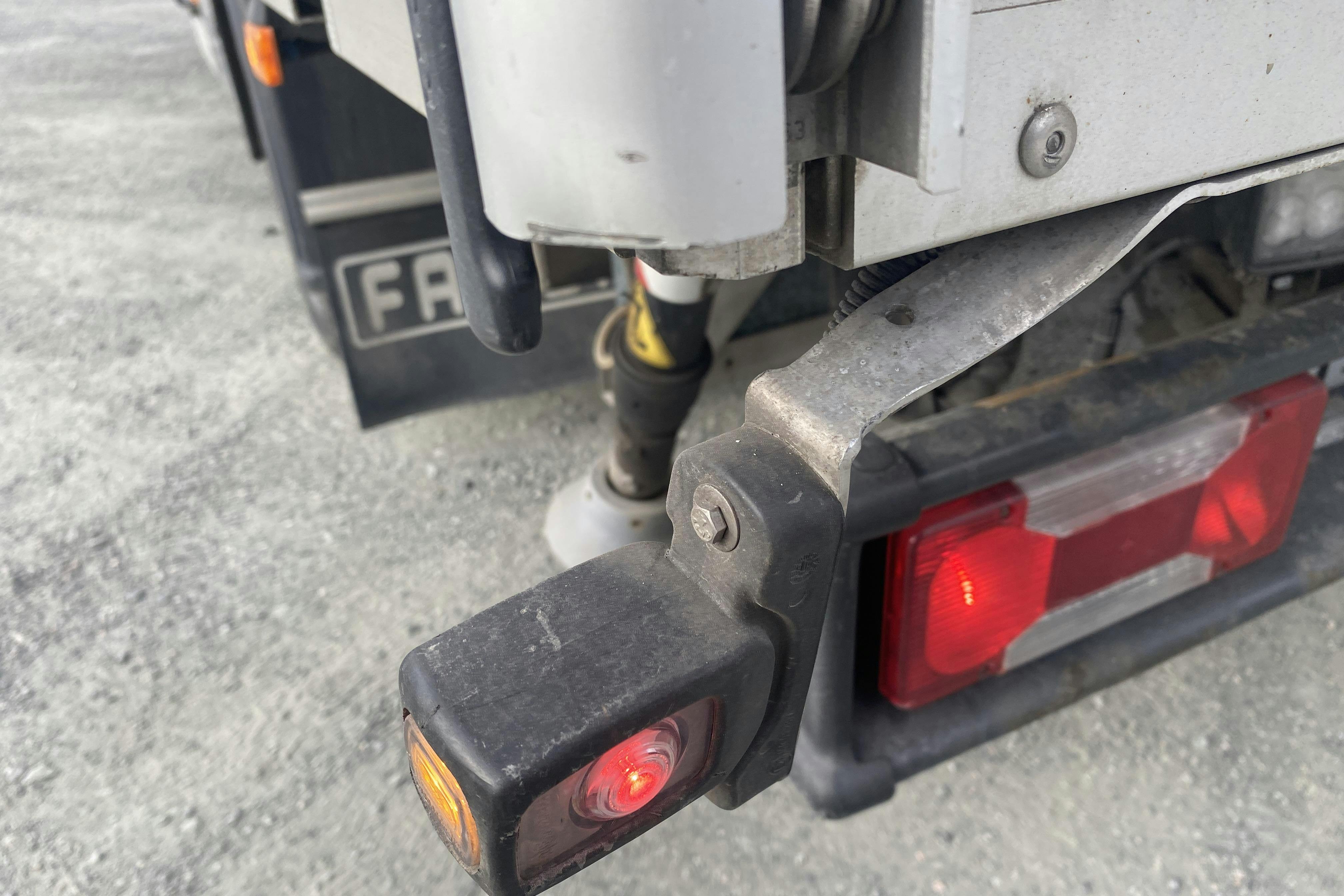 Iveco DAILY 70C17H - 70 841 km - Manuaalinen - 2016
