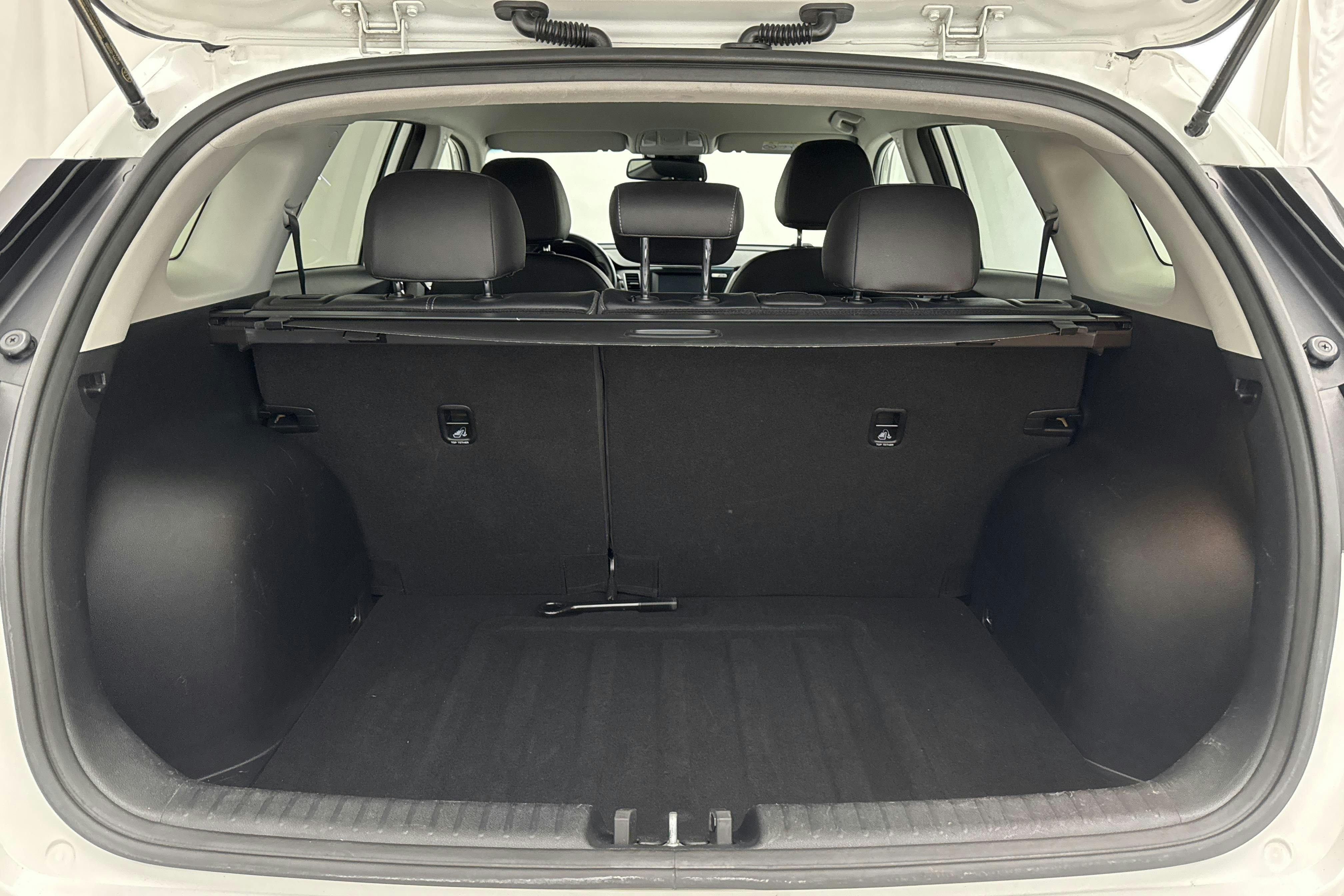 KIA Niro Hybrid 1.6 (141hk) - 60 500 km - Automatic - white - 2019