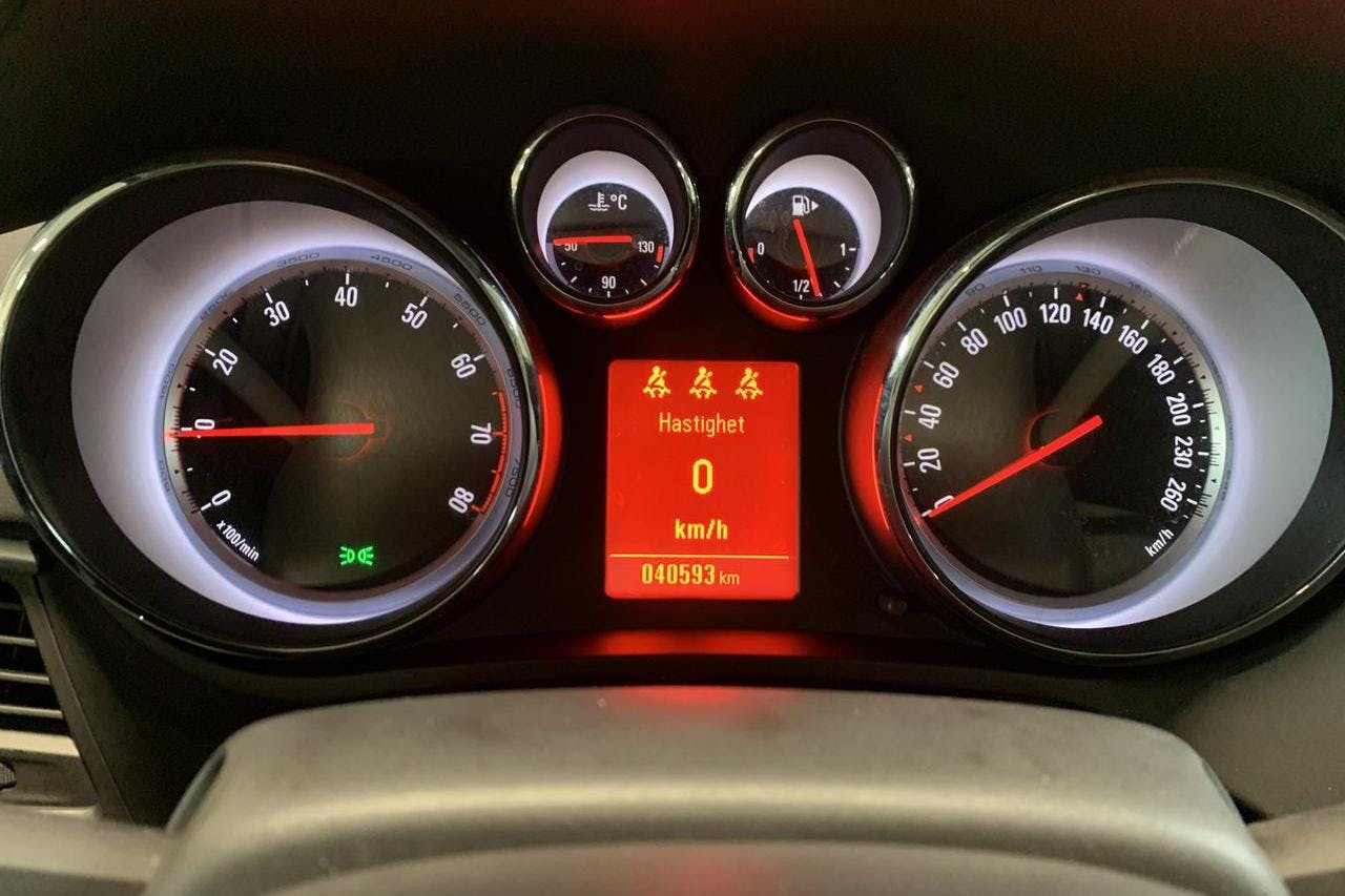Opel Zafira 1.6 CNG ecoFLEX (150hk) - 40 590 km - Manual - white - 2016