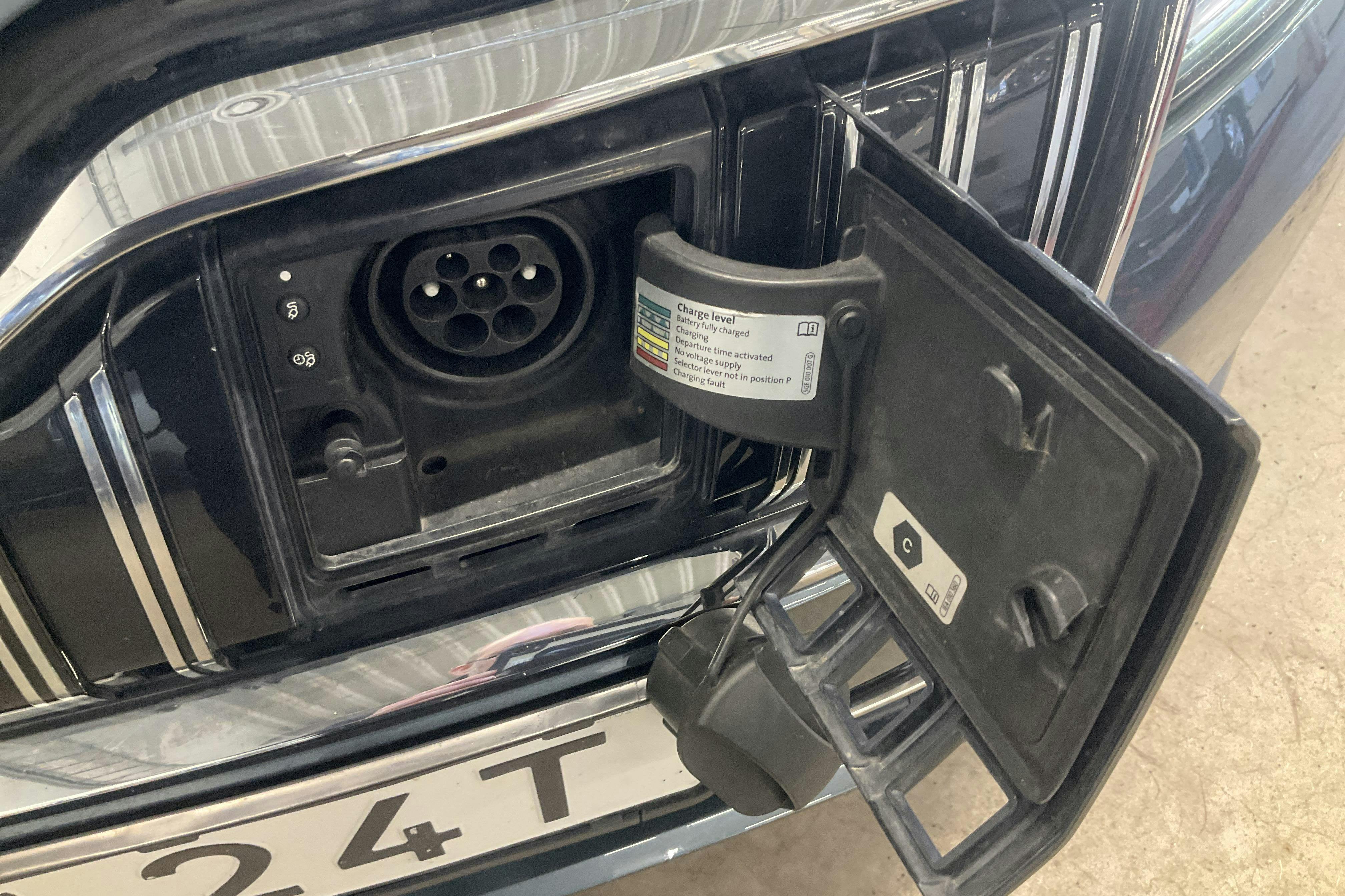 Skoda Superb 1.4 TSI PHEV Kombi (218hk) - 92 840 km - Automatic - gray - 2021